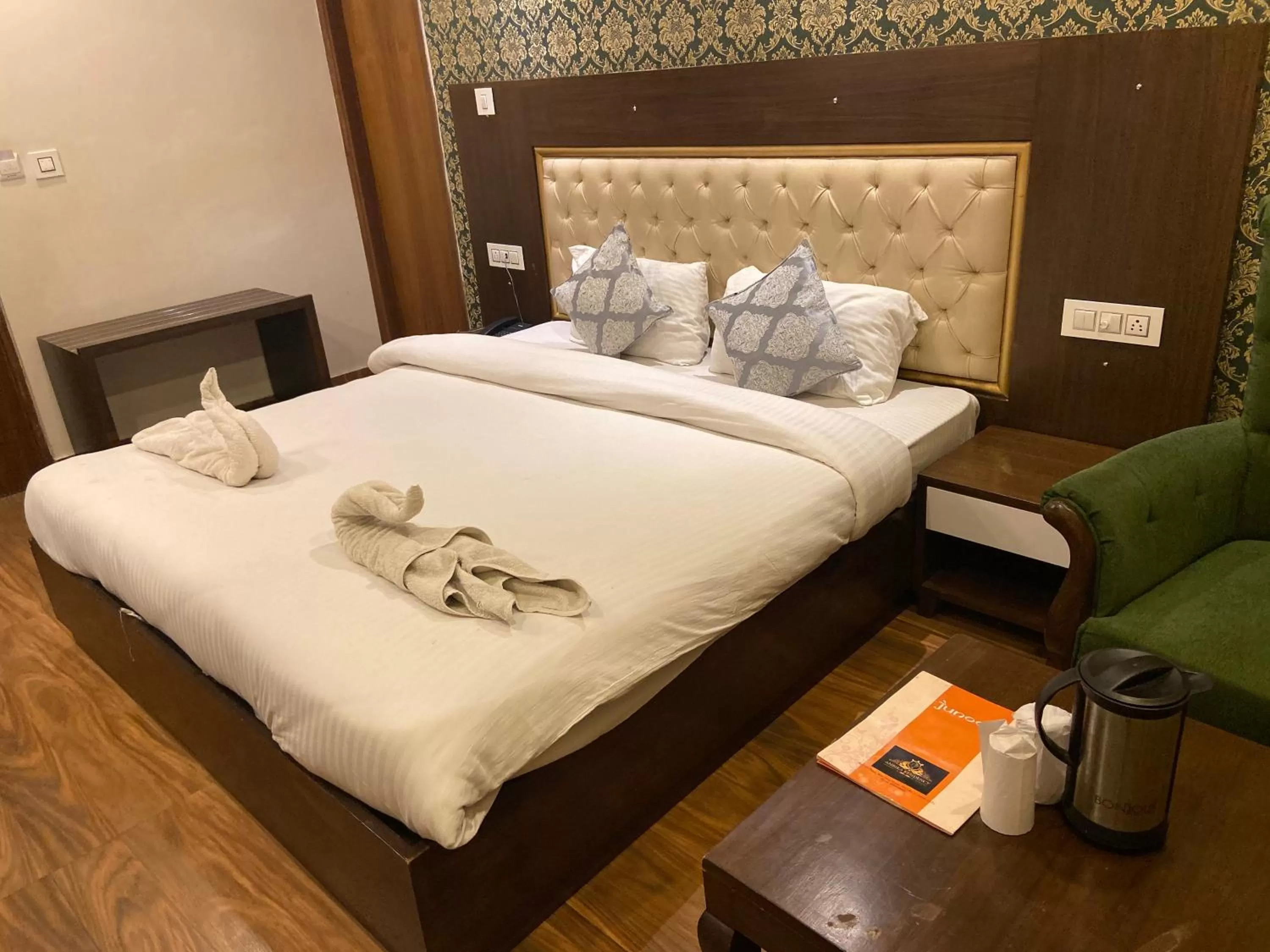 Bedroom, Bed in Hotel Ambika Resort Manali