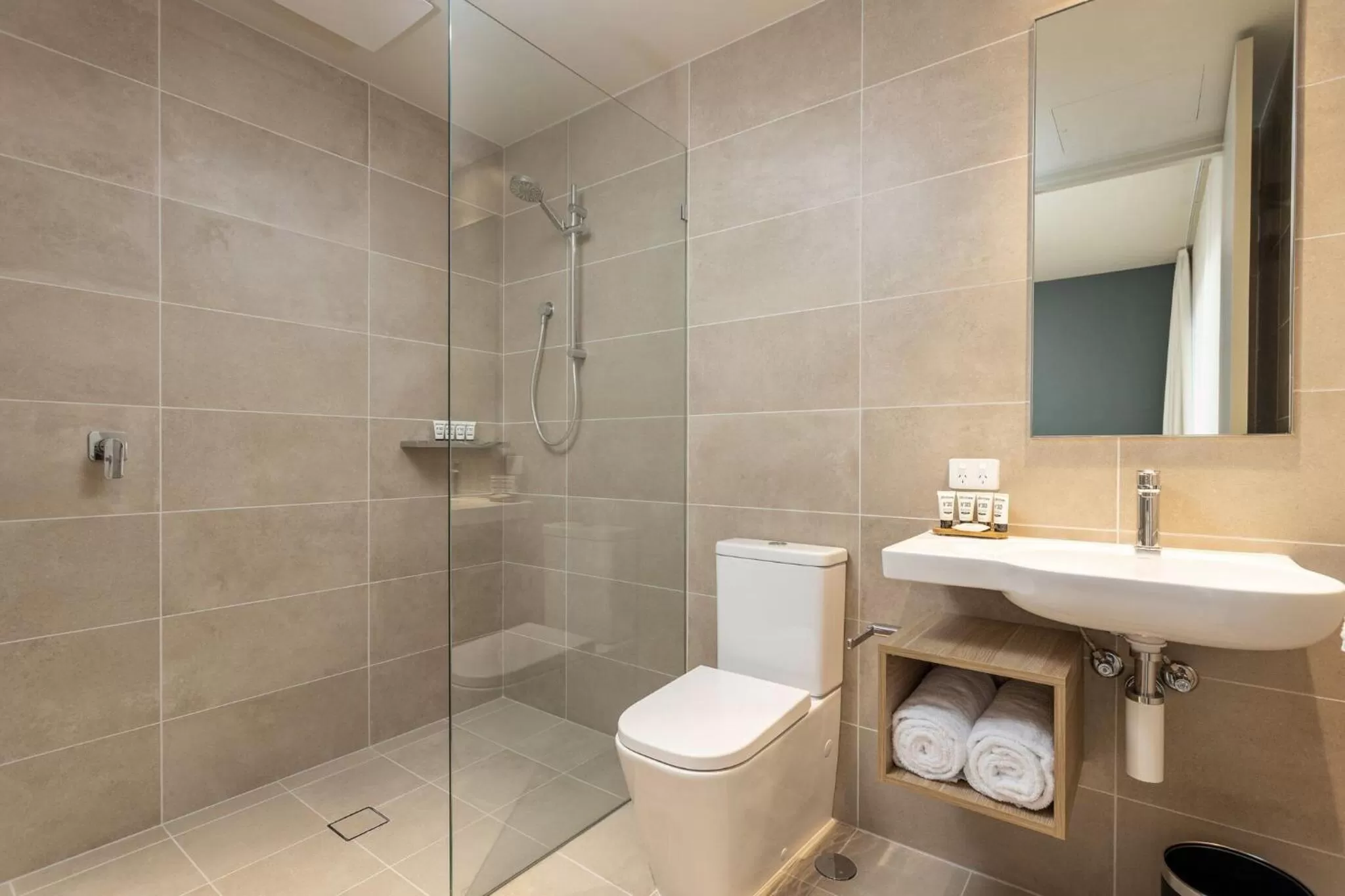 Bathroom in Club Old Bar Motel