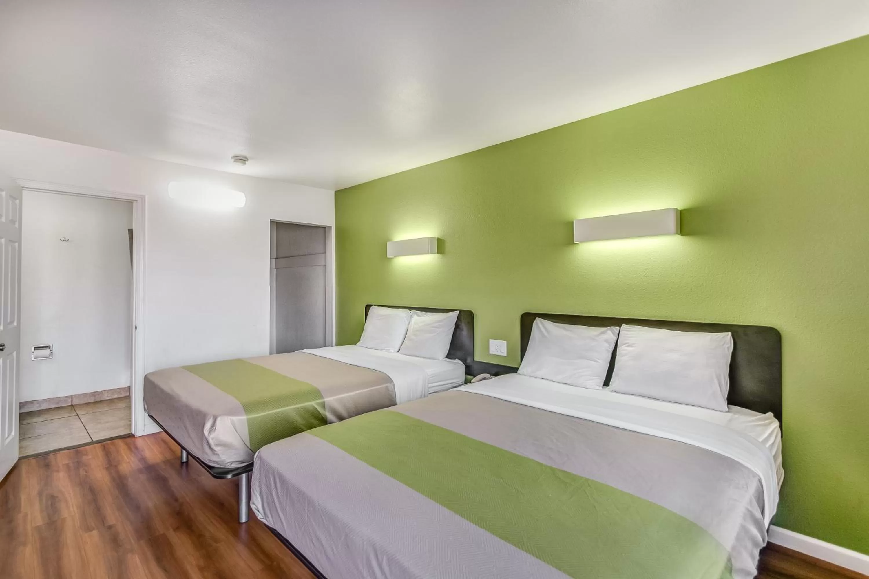 Bedroom, Bed in Motel 6-Visalia, CA