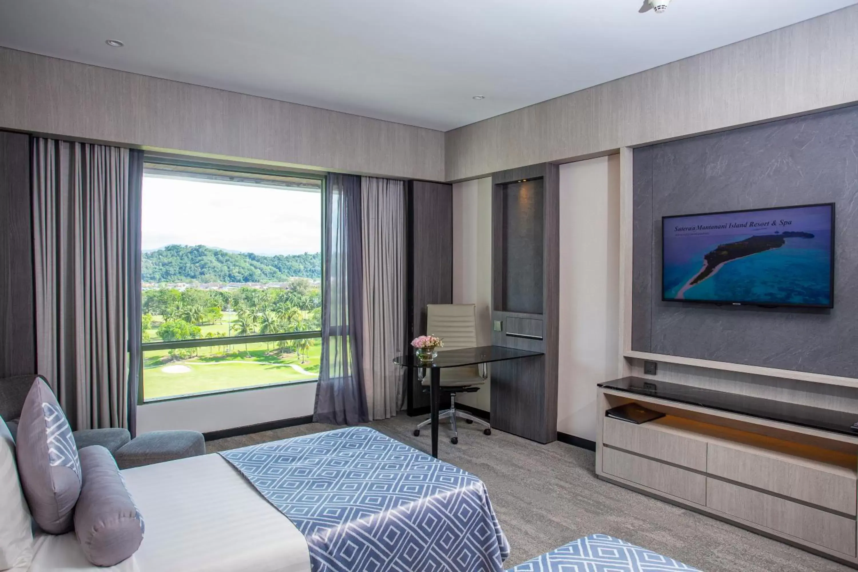 TV and multimedia in The Pacific Sutera