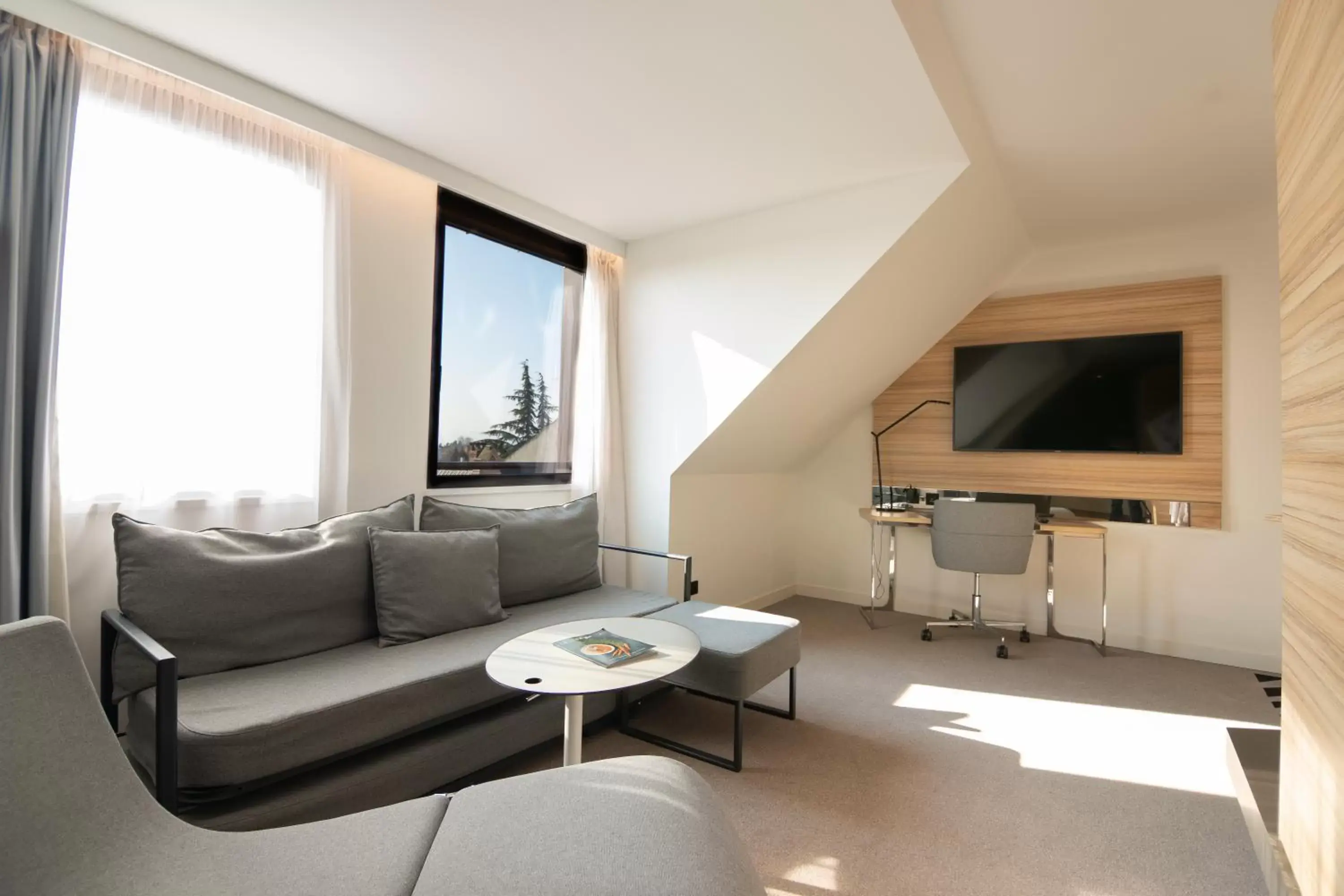 Bedroom, Seating Area in Novotel Suites Colmar Centre