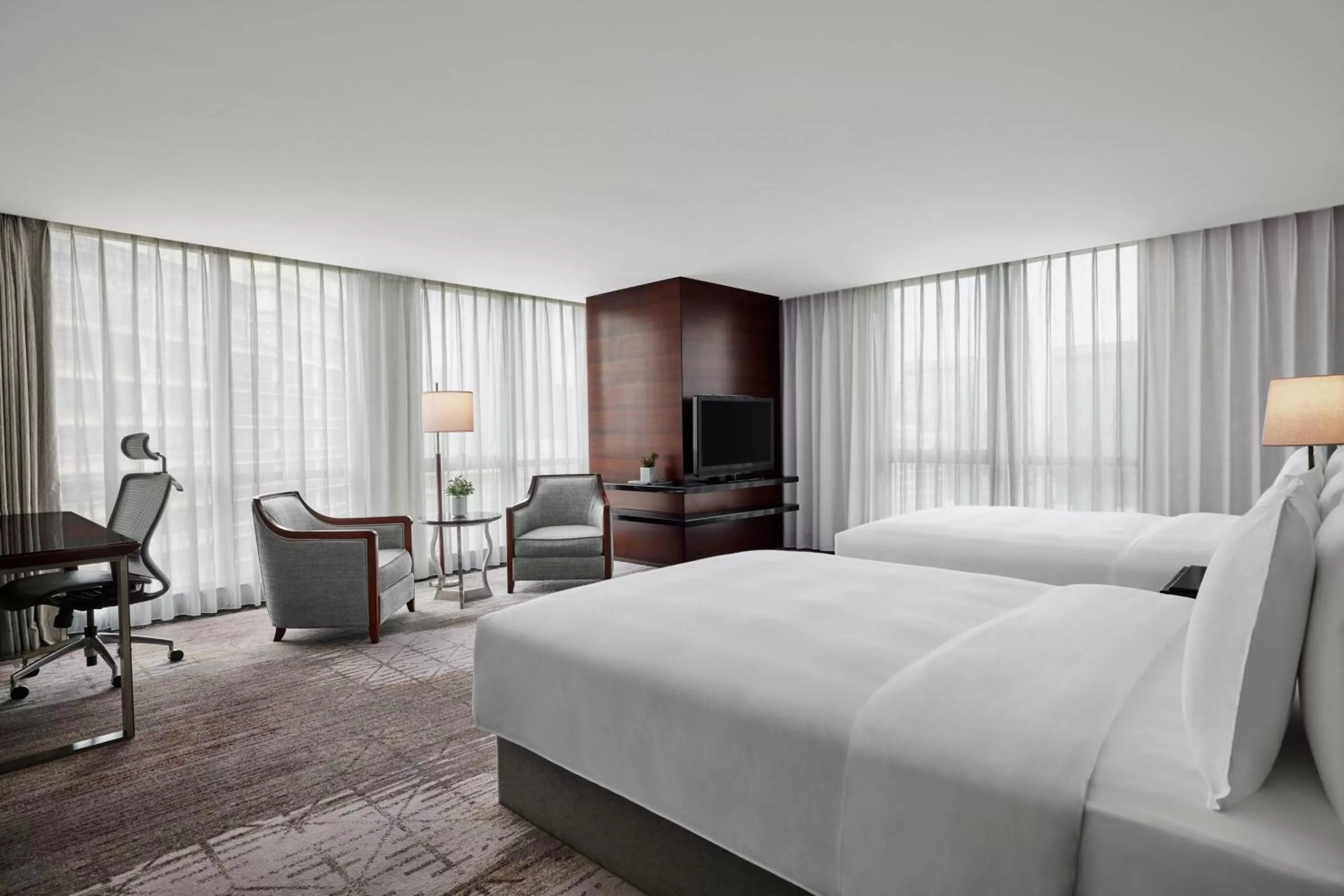 Photo of the whole room, Bed in JW Marriott Hotel Shenzhen