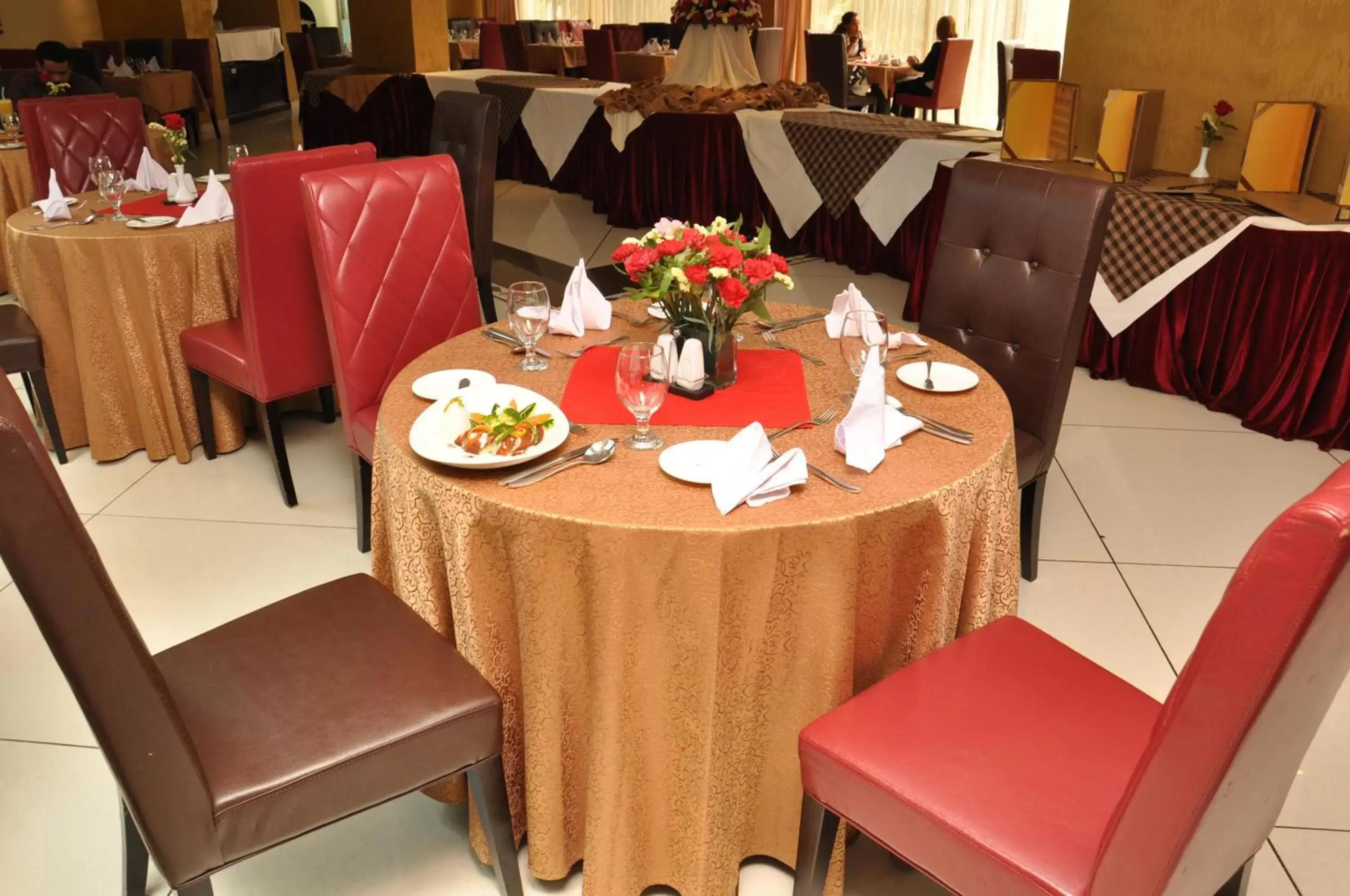 Restaurant/Places to Eat in Inter Luxury Hotel