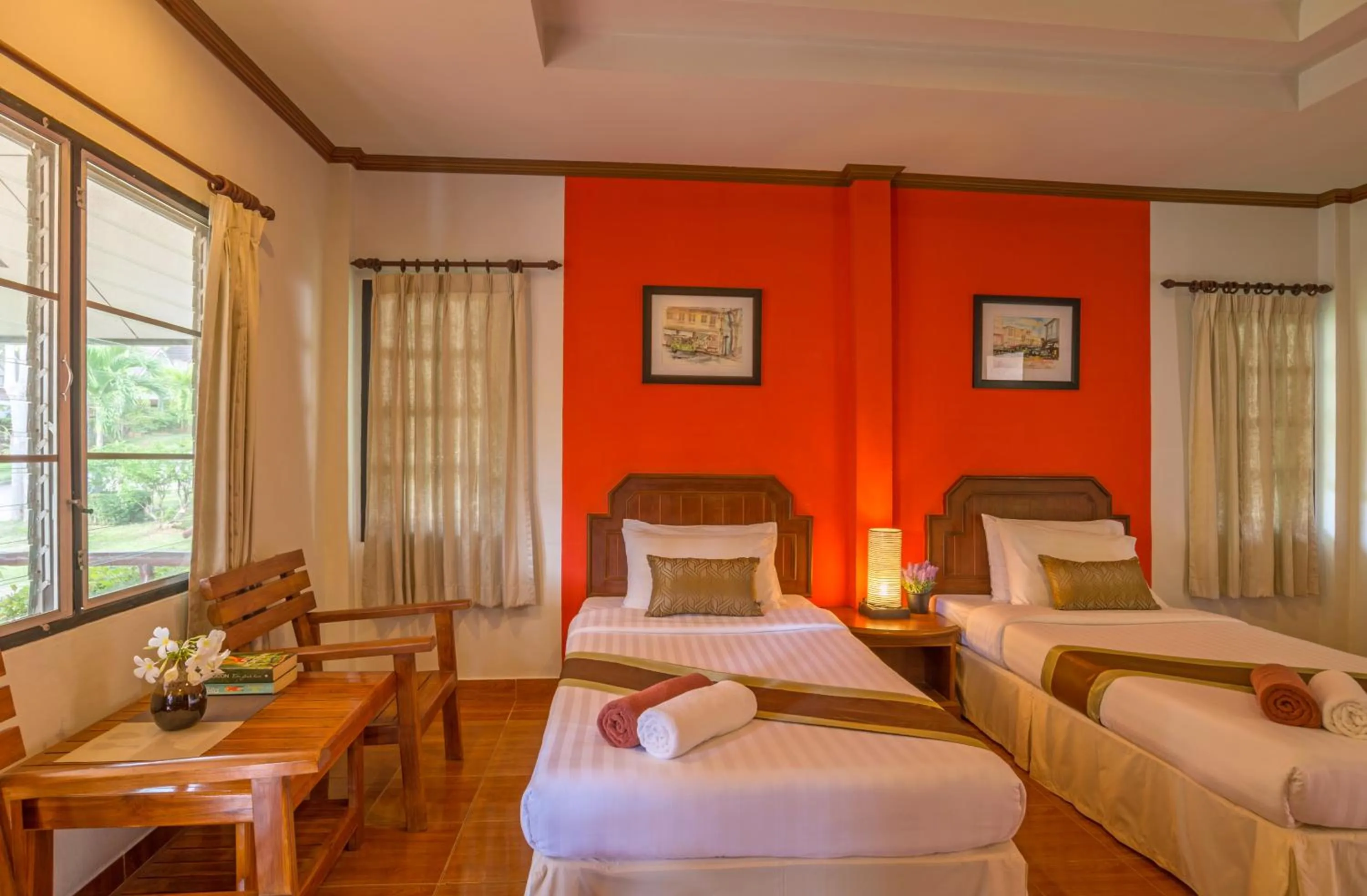 Bed in Lanta Manda Resort