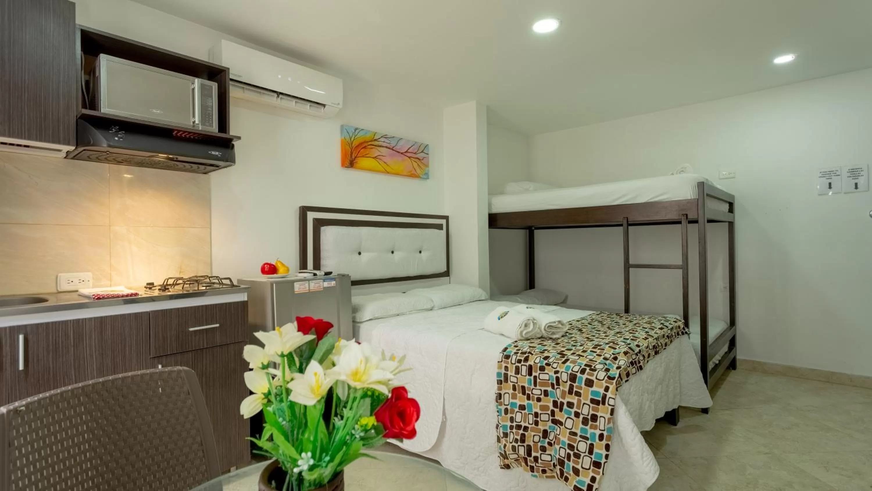 Decorative detail, Bed in Hollywood Beach Suite