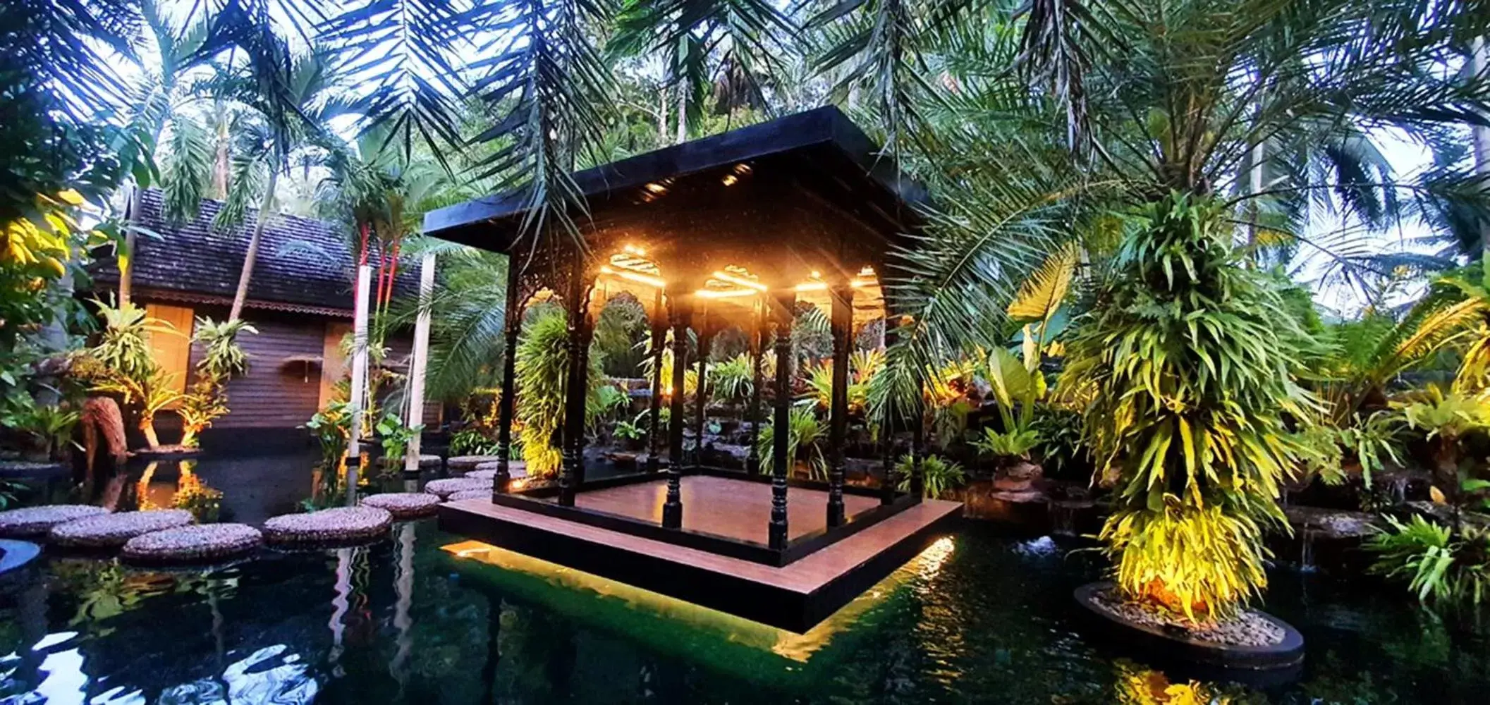 Swimming pool in Baan Habeebee Resort