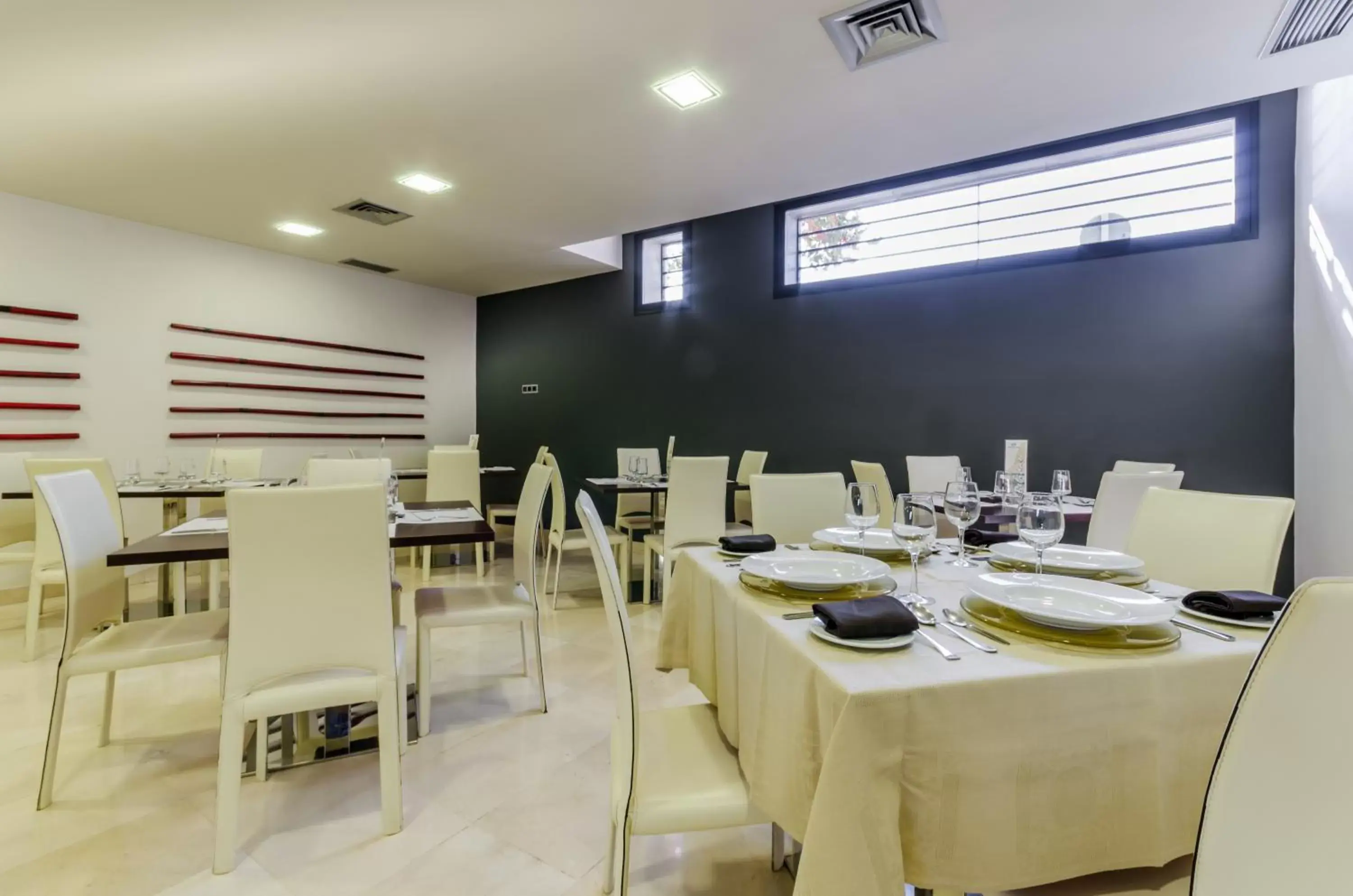 Restaurant/Places to Eat in YIT Conquista de Granada