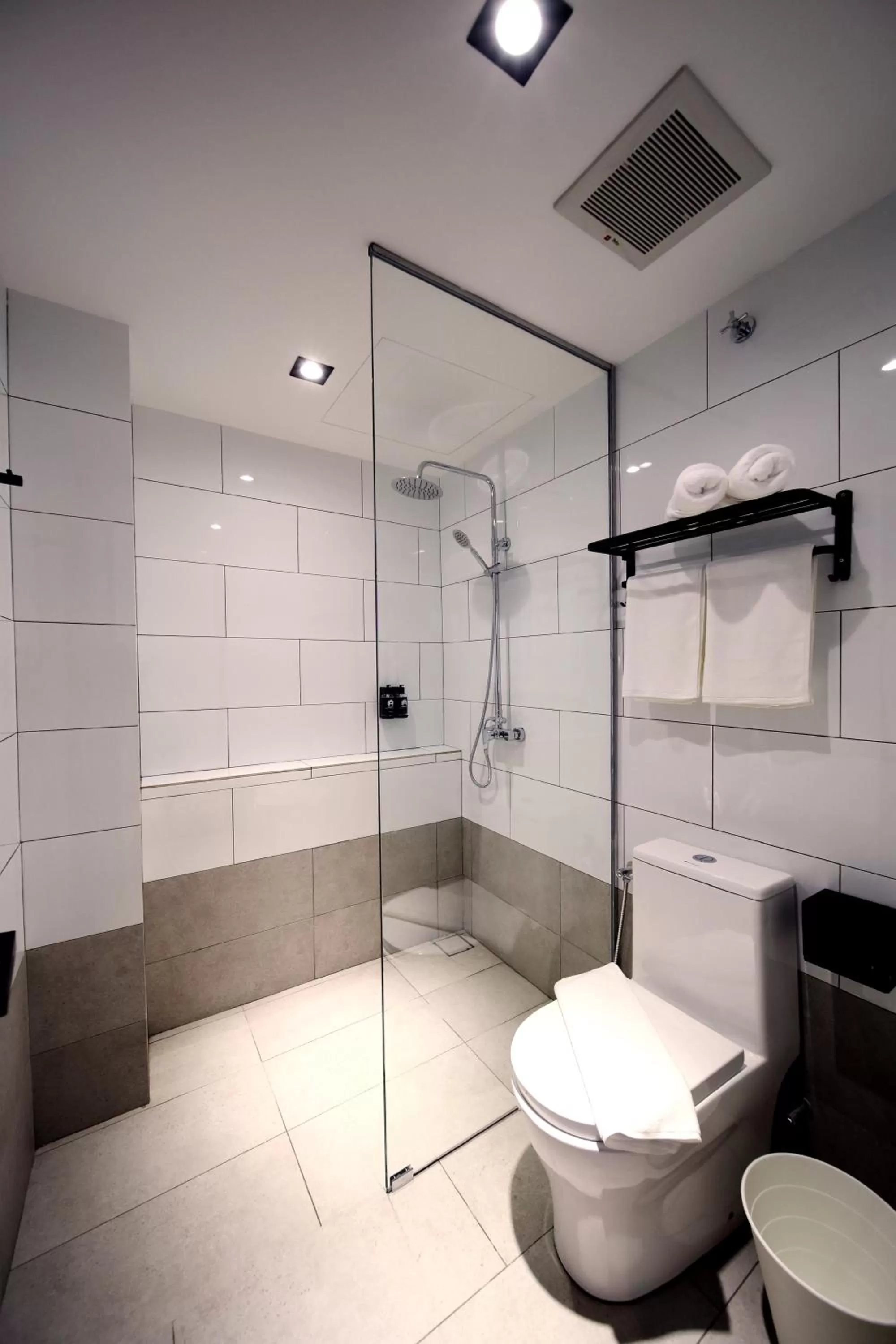 Shower in ARENA Boutique Hotel Kuala Terengganu