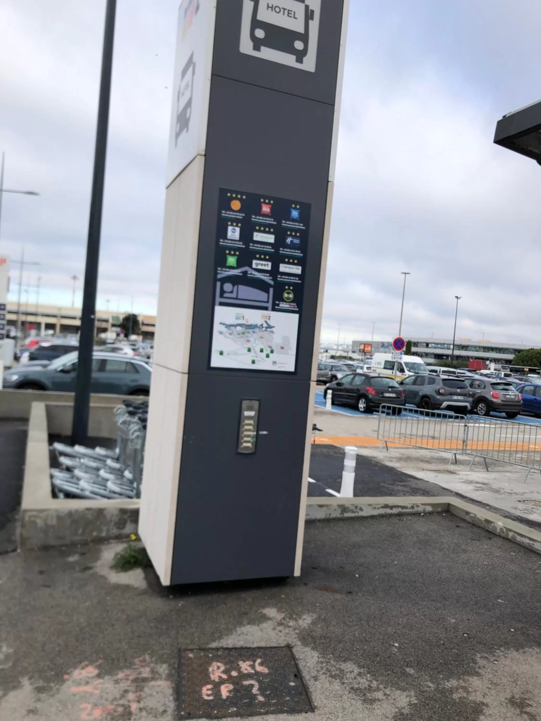 Parking in B&B HOTEL Marseille Aéroport Saint-Victoret