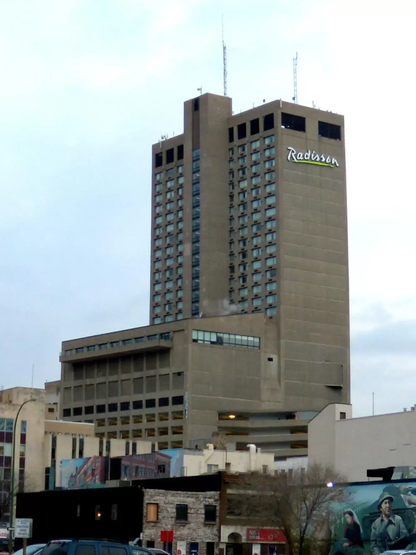 Property Building in Radisson Hotel Winnipeg Downtown