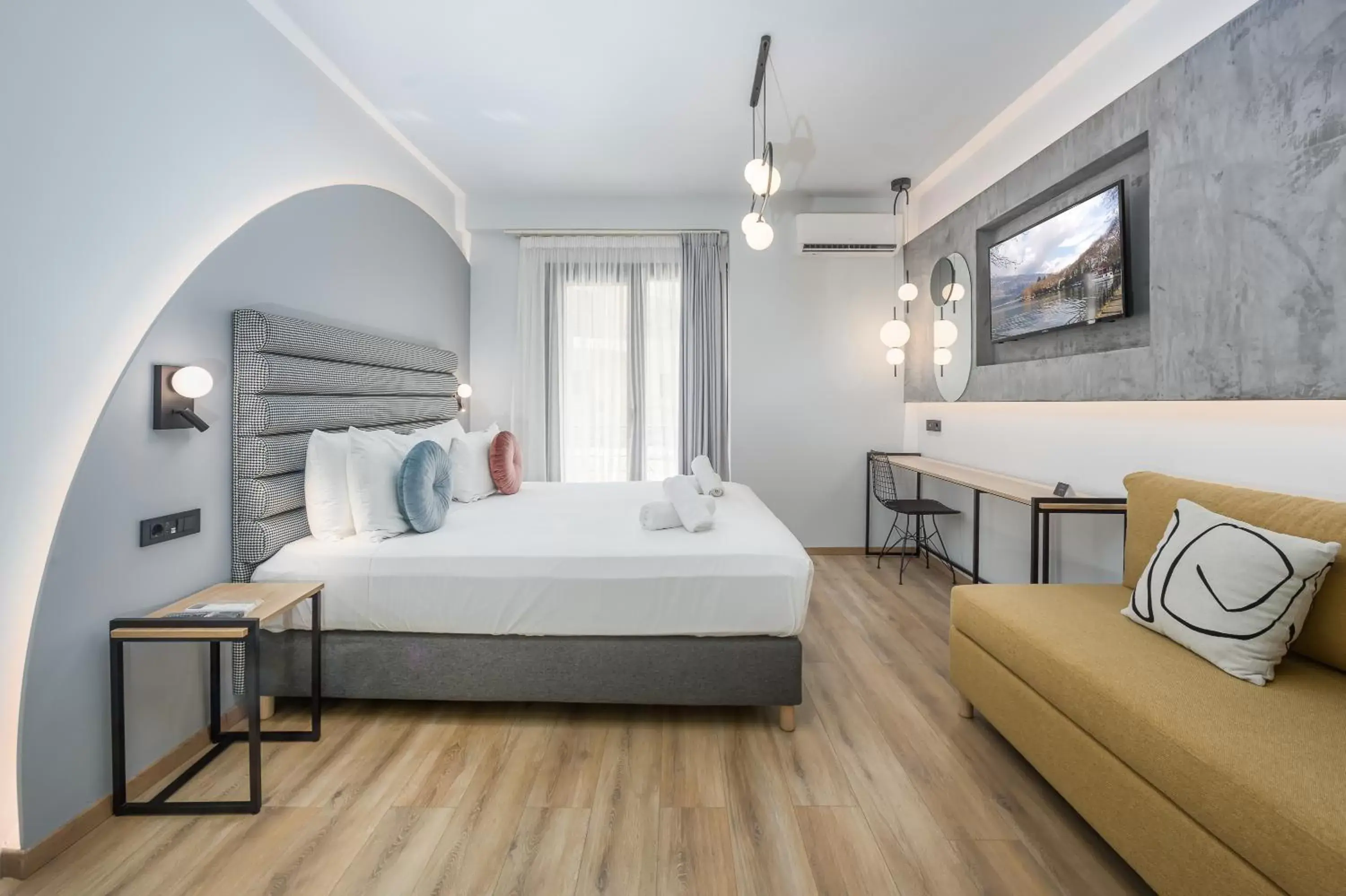 Junior Suite with Garden View in Centro Hotel Ioannina Junior Suite with Garden View in Centro Hotel Ioannina