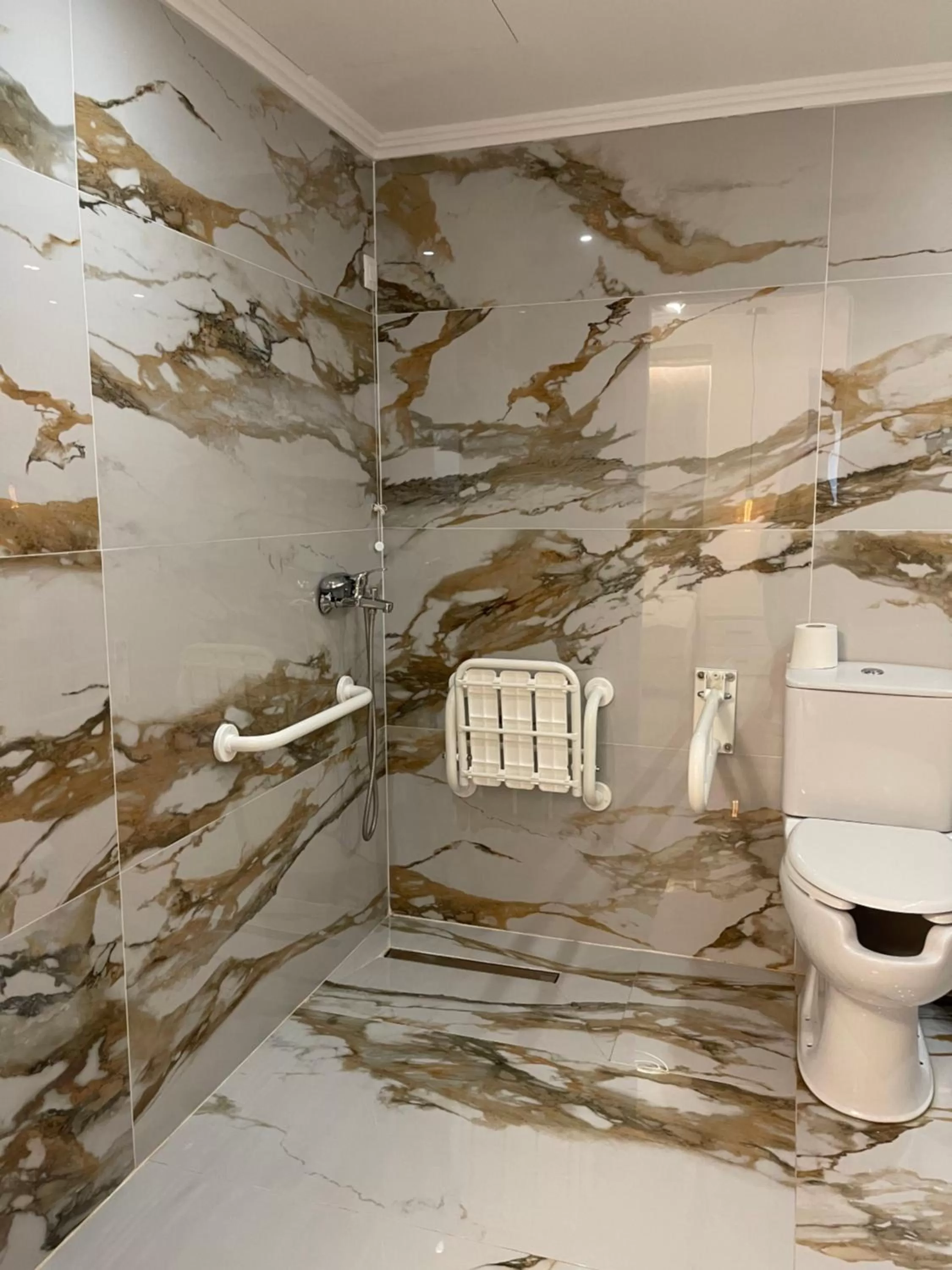 Shower in Aesthesis Arxontiko Luxury Rooms