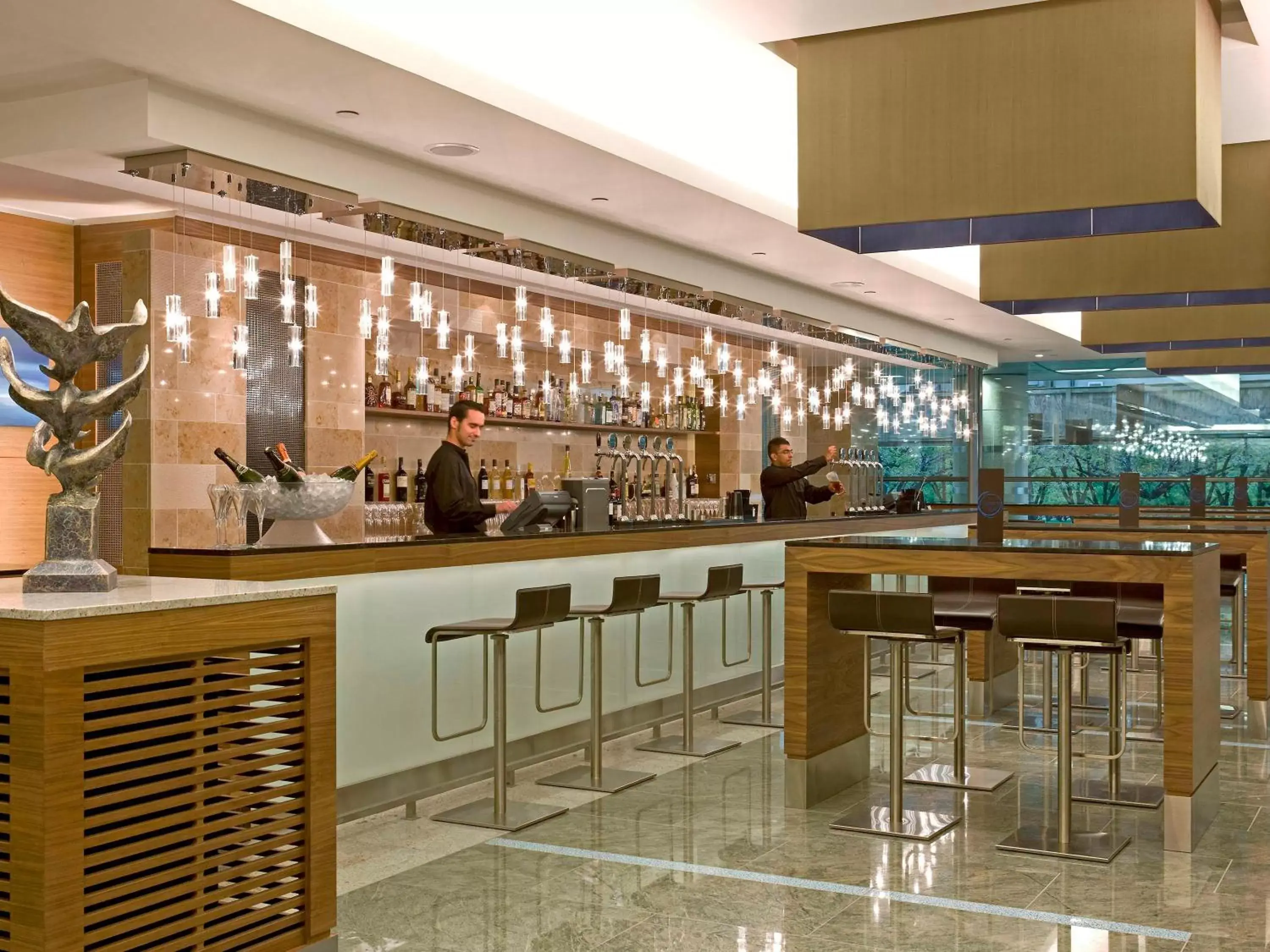 Restaurant/places to eat, Lounge/Bar in Sofitel London Heathrow