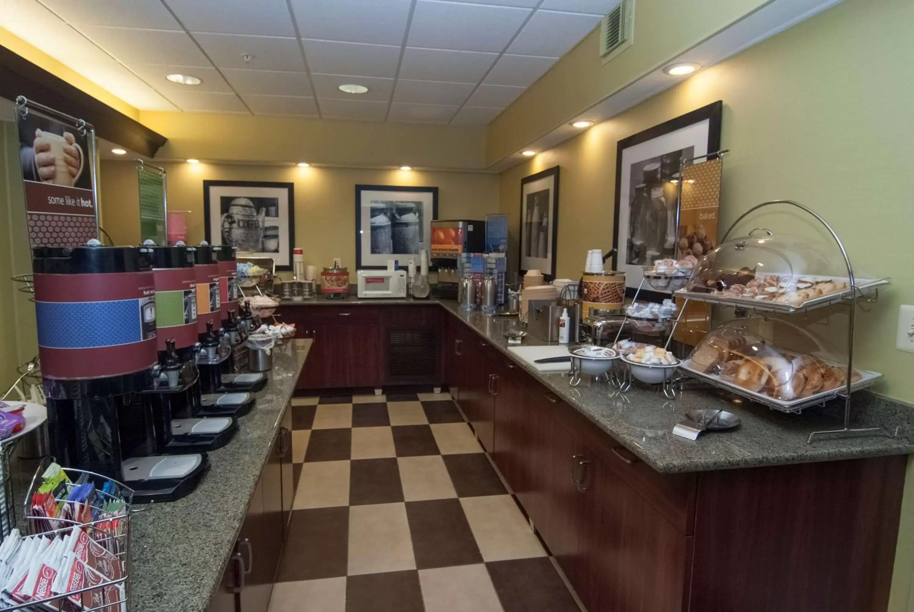 Dining area, Restaurant/Places to Eat in Hampton Inn Flemington