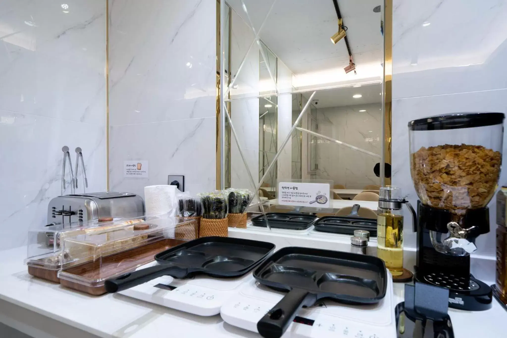 Kitchen or kitchenette in Ytt Hotel