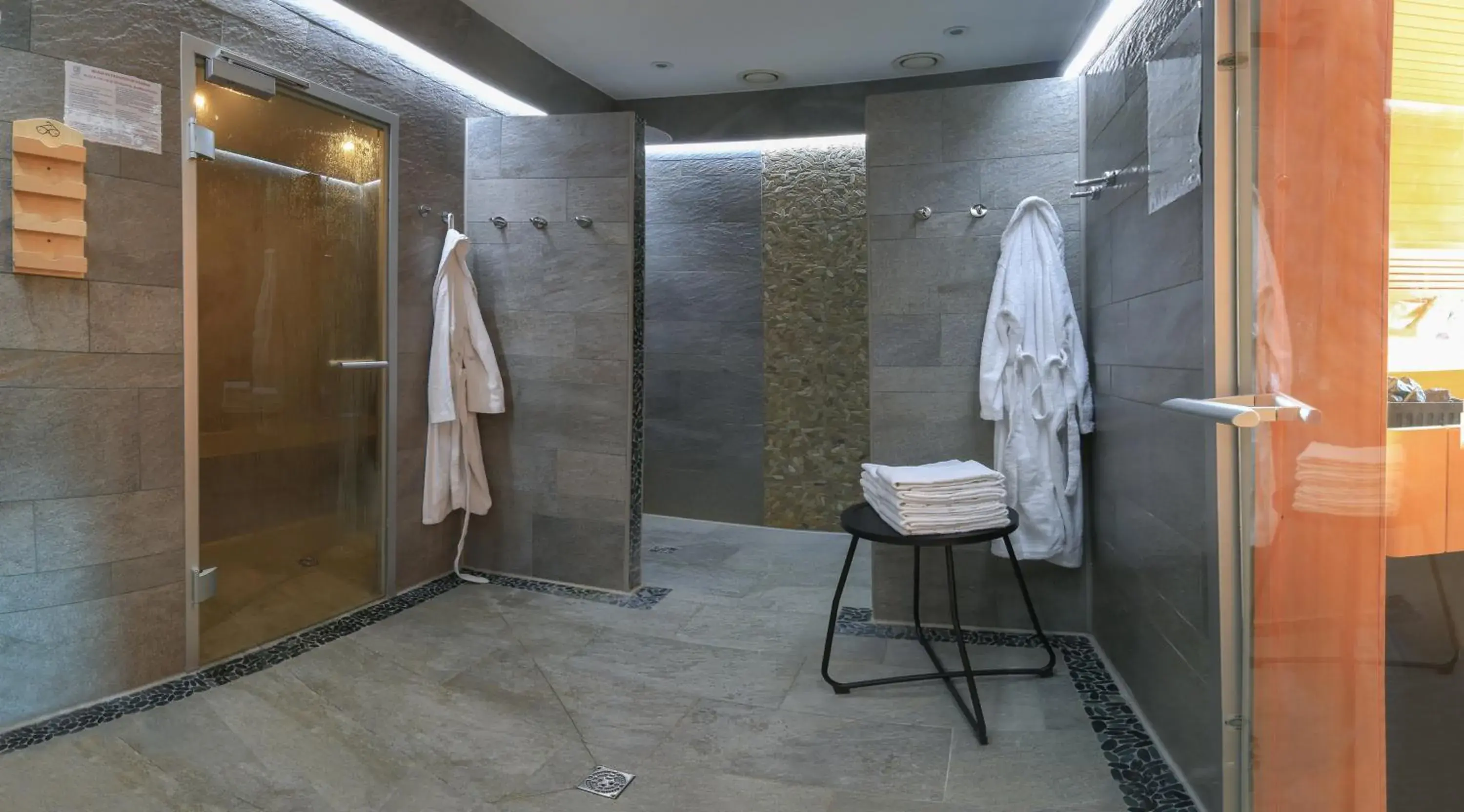 Sauna, Bathroom in Hôtel & Spa Château de l'ile