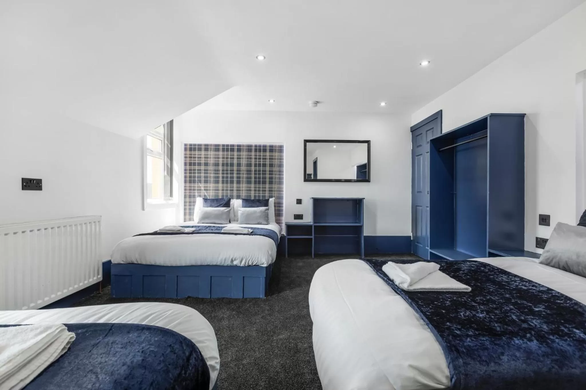 Bedroom, Bed in Crystal Towers Sasco Apartments