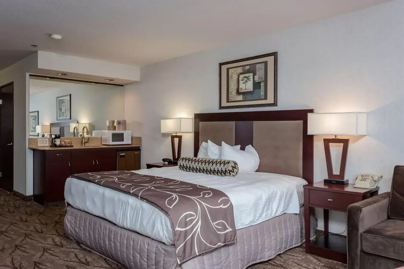 Bed in Shilo Inn Suites - Idaho Falls
