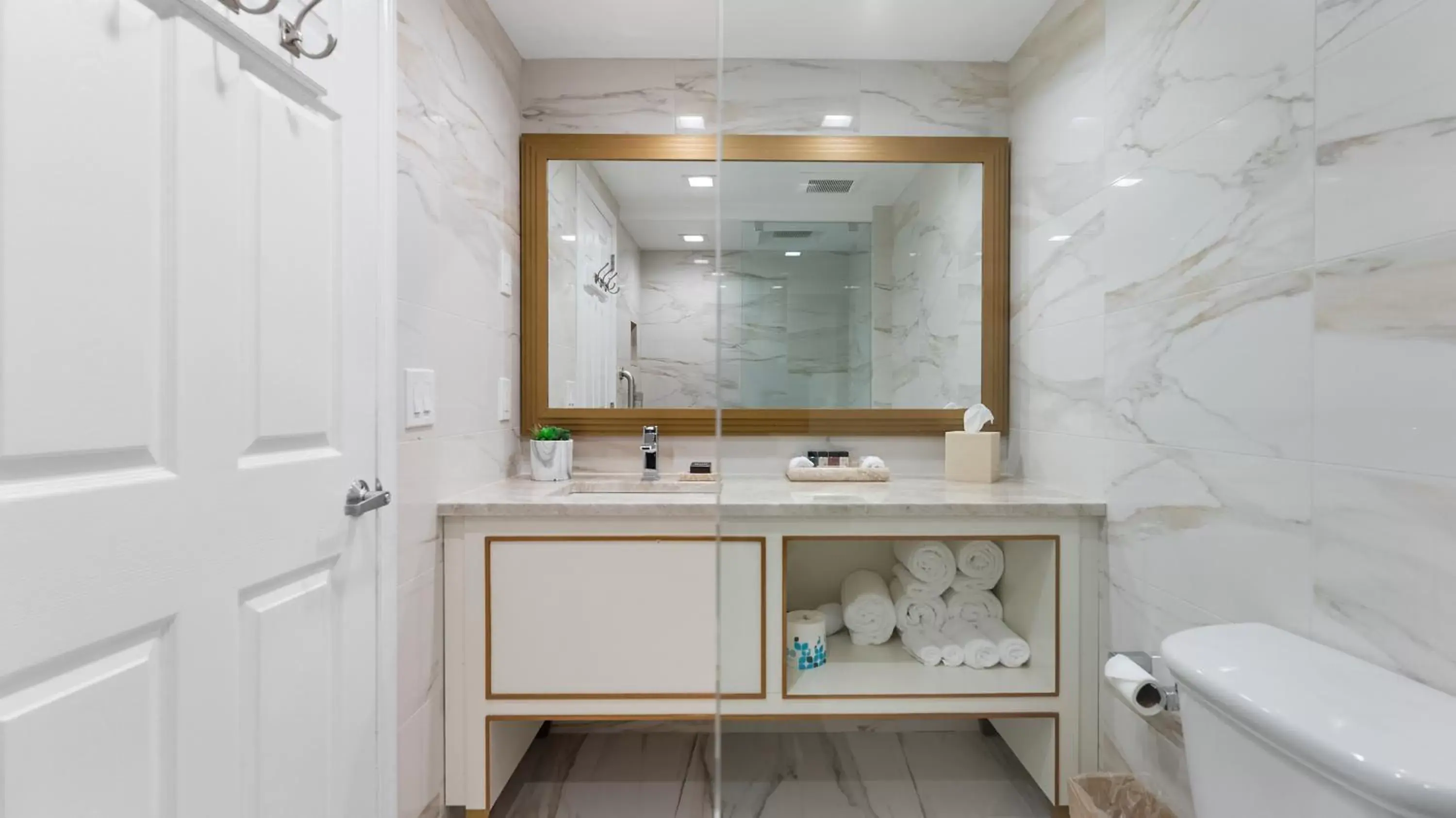 Bathroom in La Mer Beachfront Resort