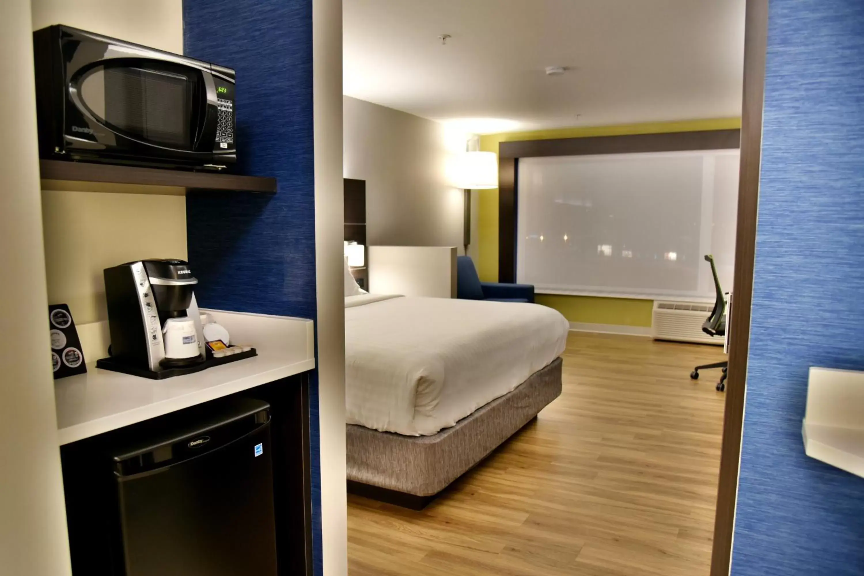 Photo of the whole room, TV/Entertainment Center in Holiday Inn Express & Suites - Gatineau - Ottawa, an IHG Hotel