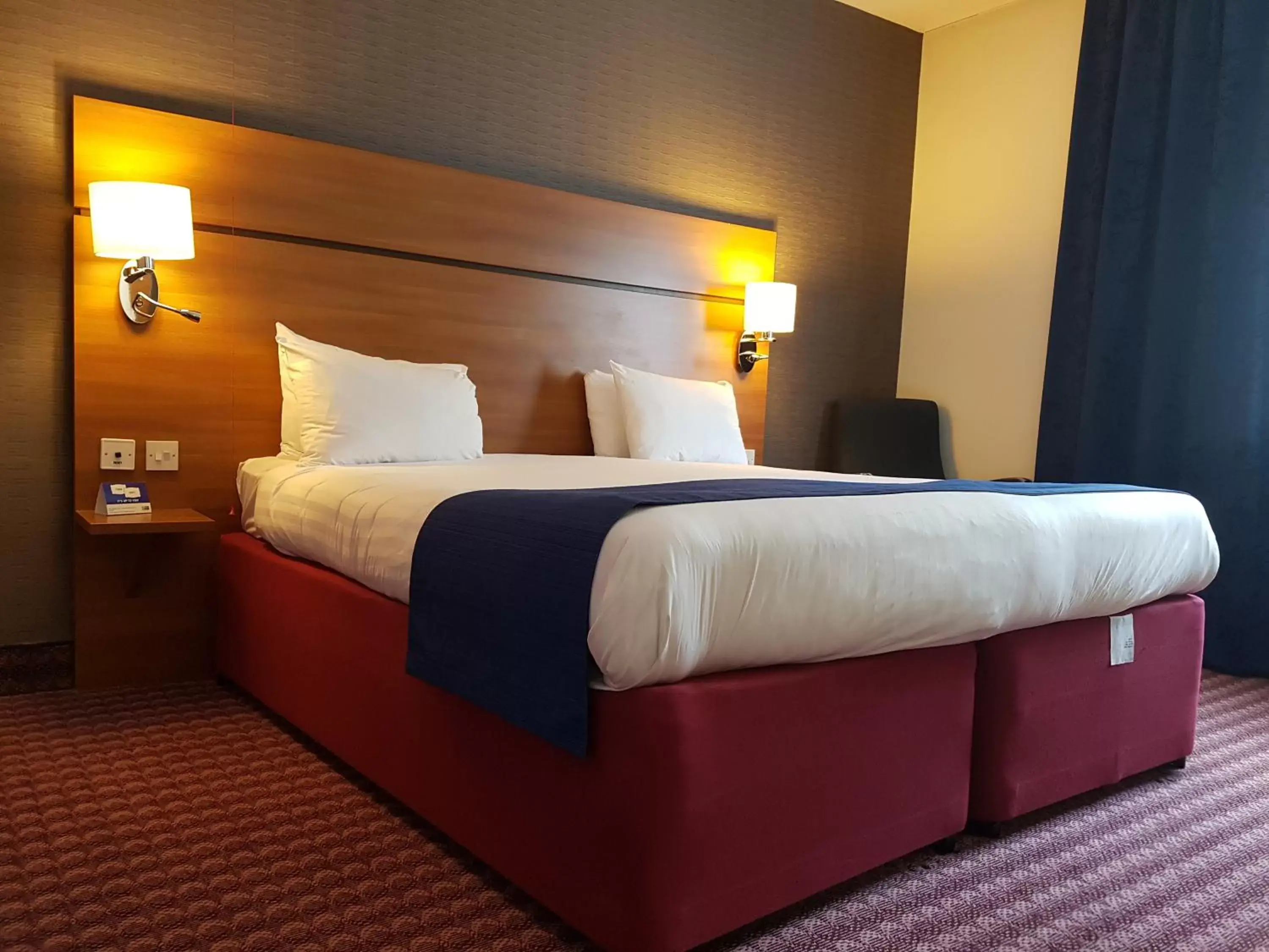 Photo of the whole room, Bed in Holiday Inn Express Shrewsbury, an IHG Hotel