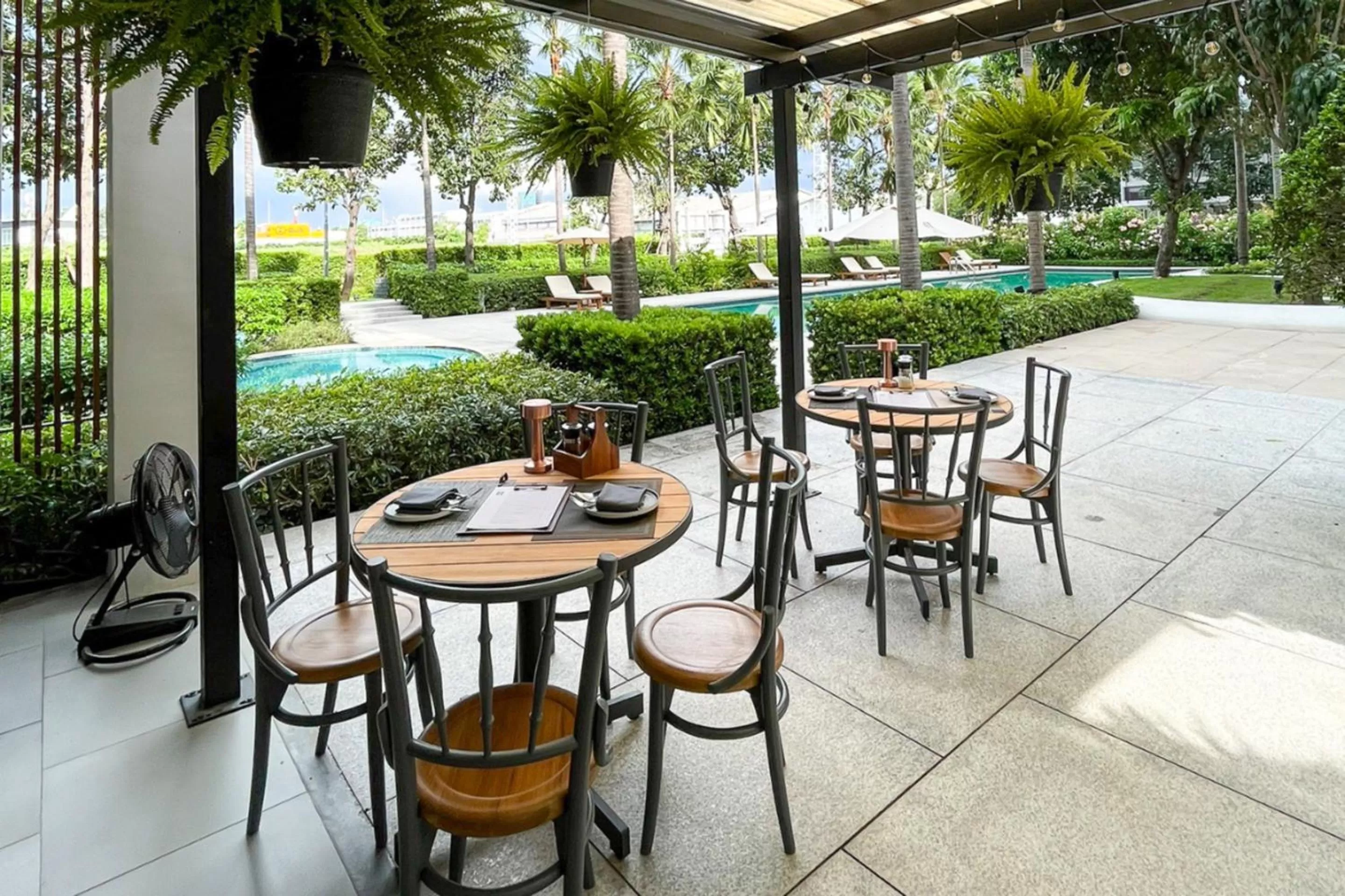 Restaurant/places to eat in The Idle Hotel and Residence