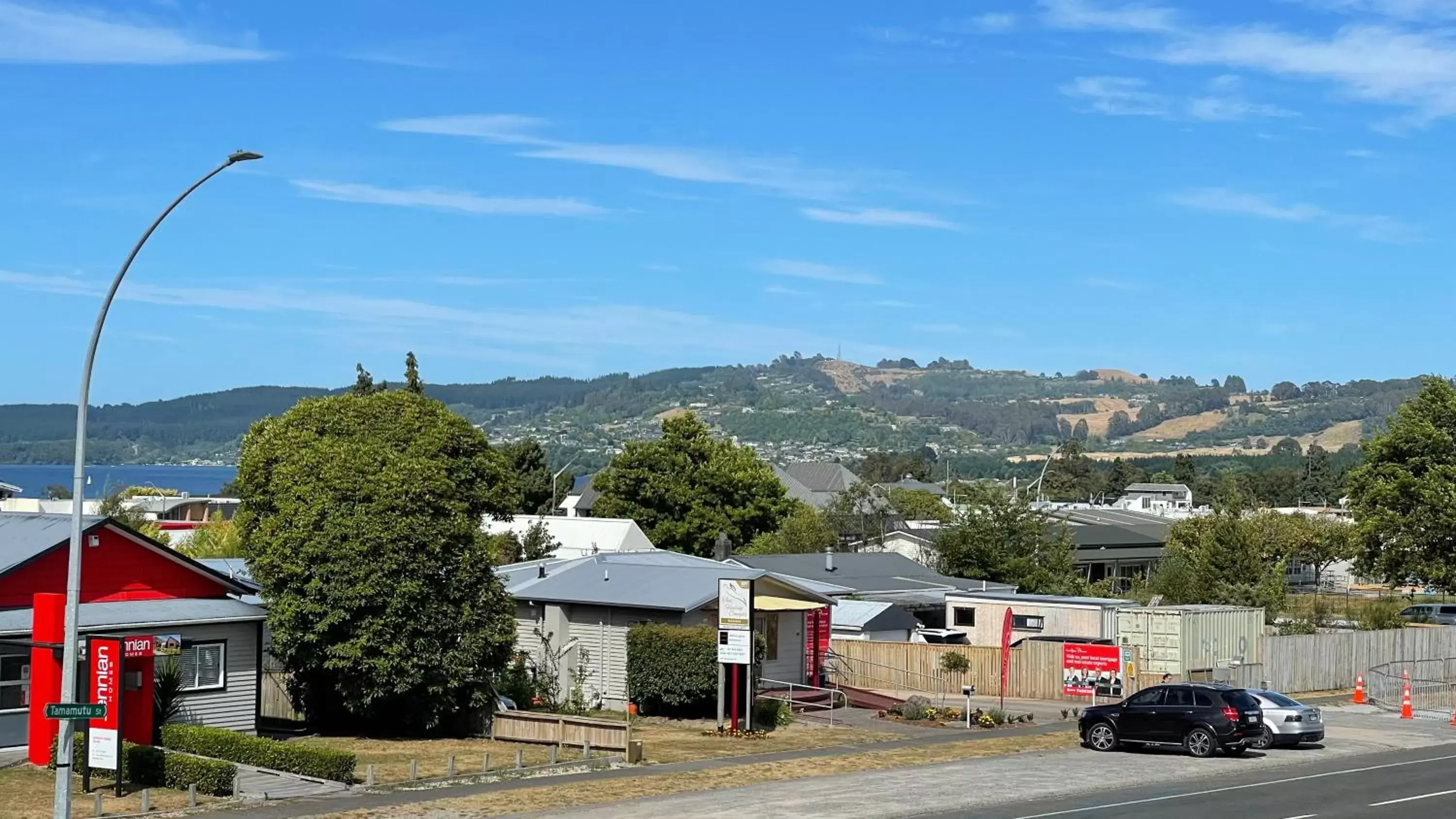 City view in Chantillys Motor Lodge