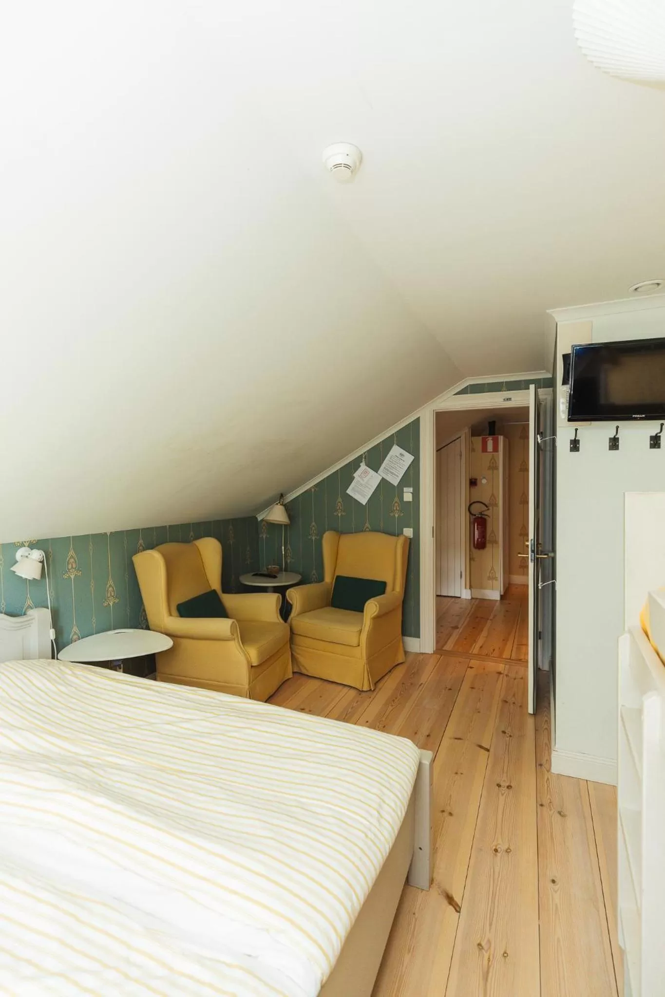 Property building, Bed in Bäcks Bed & Breakfast