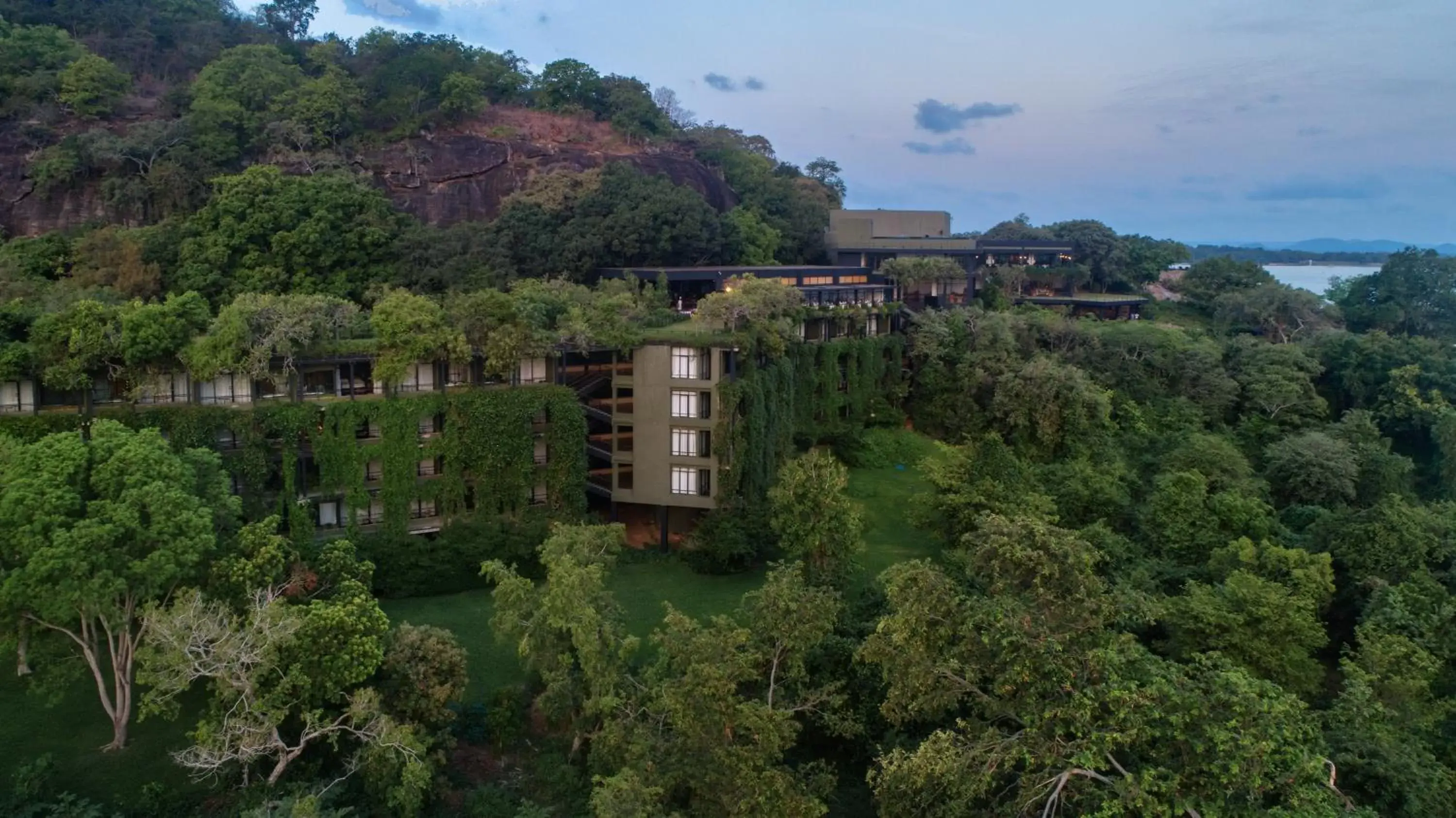 Bird's eye view, Bird's-eye View in Heritance Kandalama