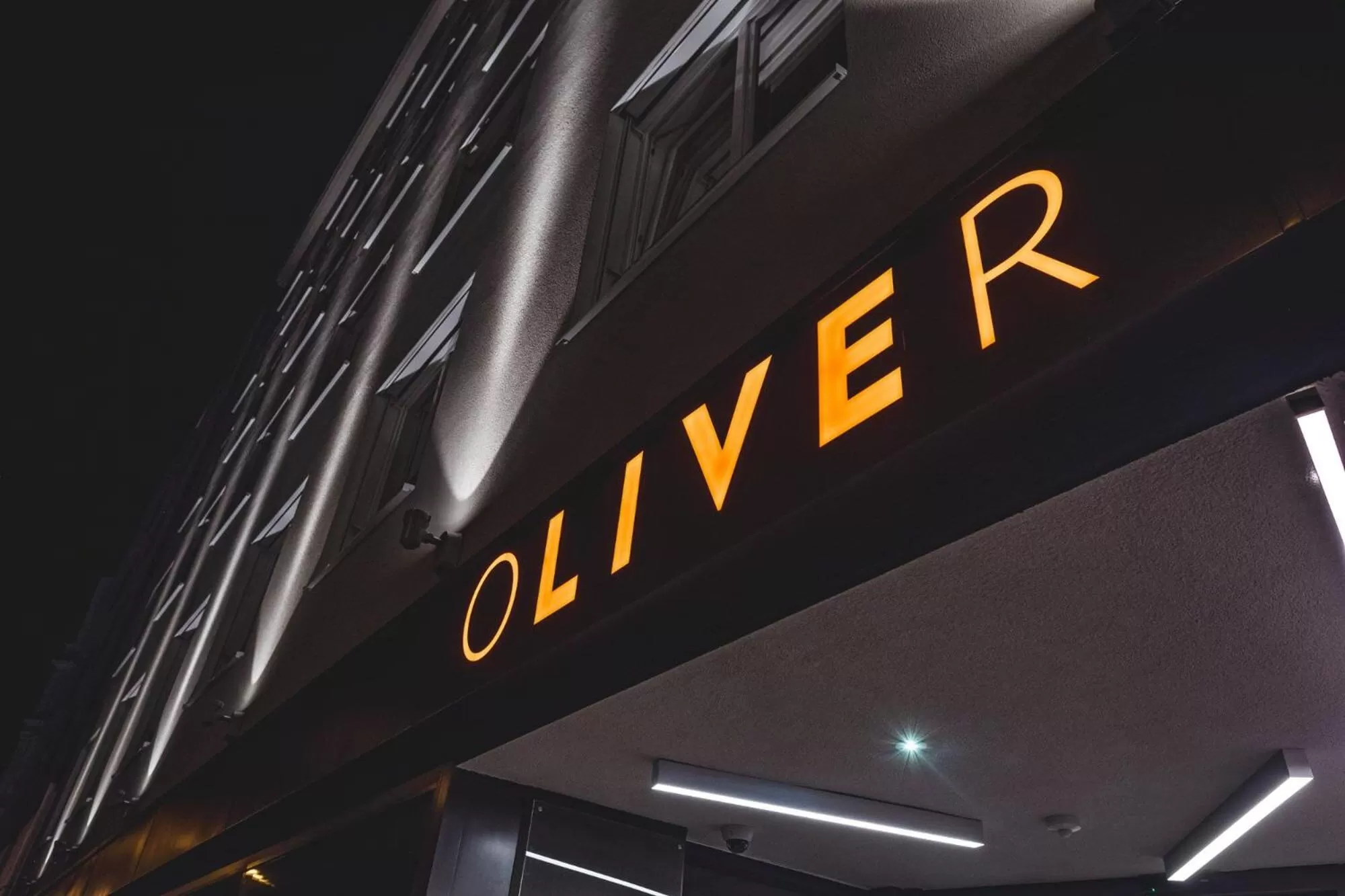 Property building in Oliver Apartments | contactless check-in