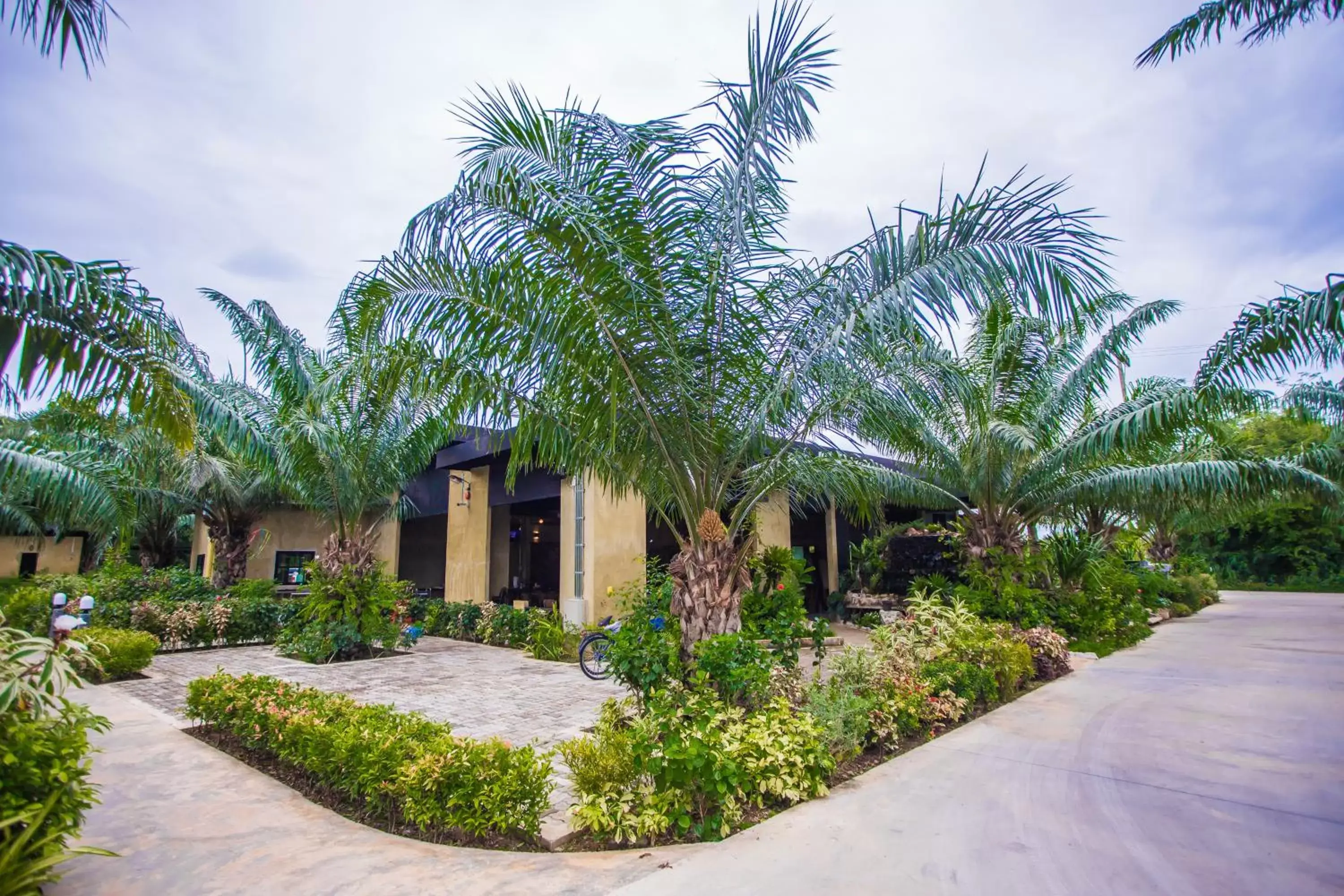 Facade/entrance, Property Building in Palm Pran Resort