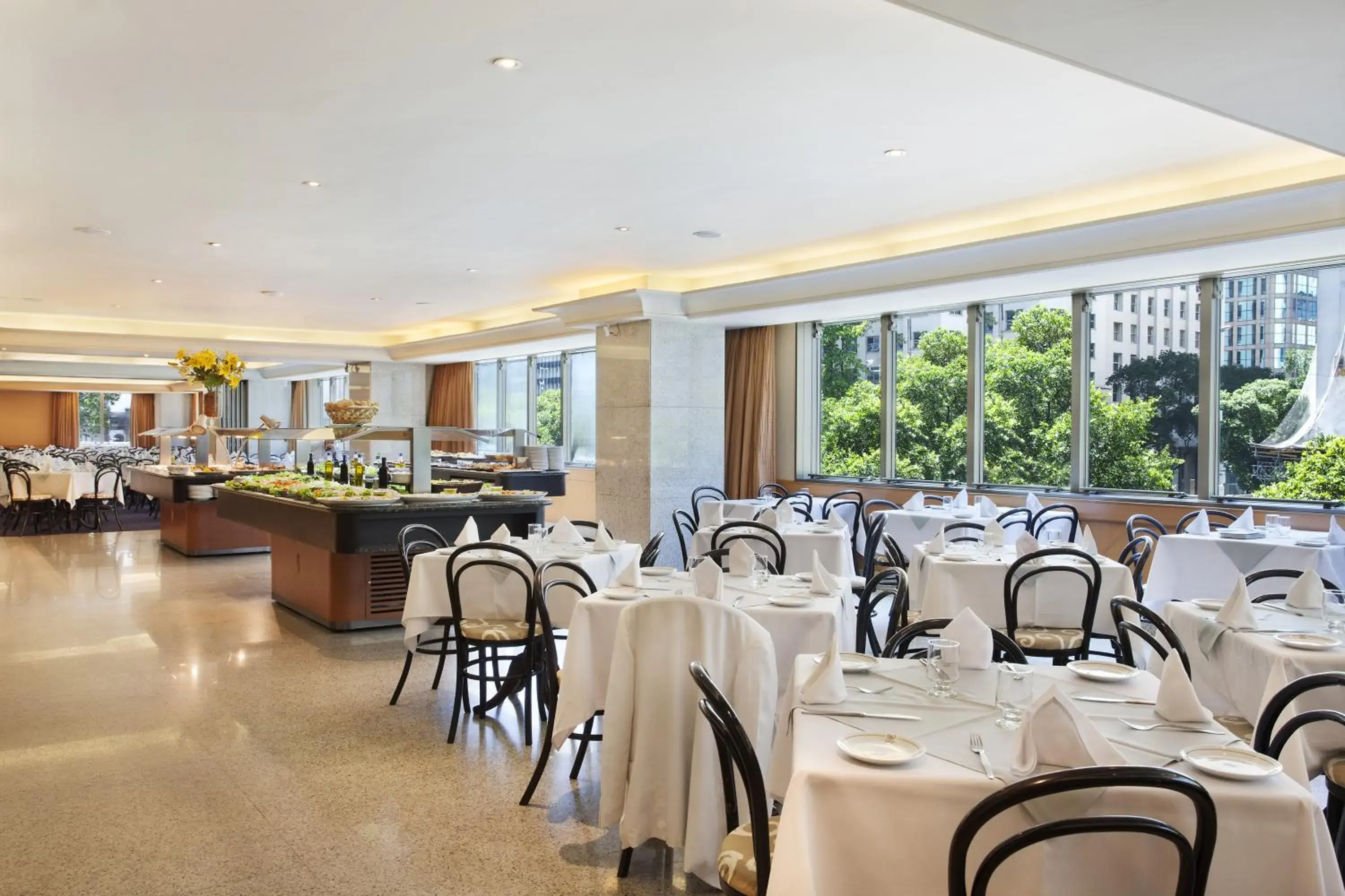 Restaurant/Places to Eat in Windsor Guanabara Hotel