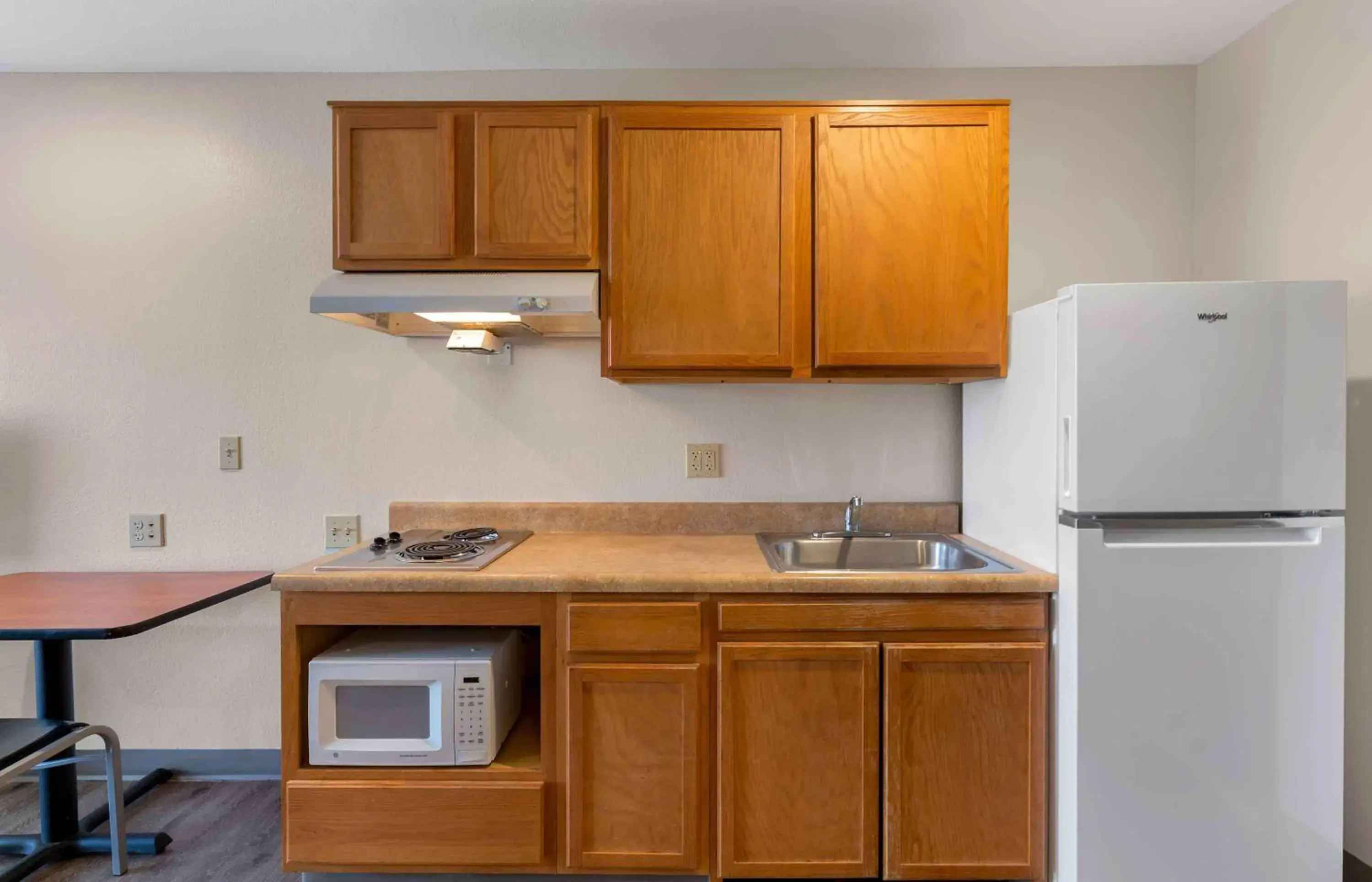 Kitchen or kitchenette, Kitchen/Kitchenette in Extended Stay America Select Suites - Dayton - Miamisburg