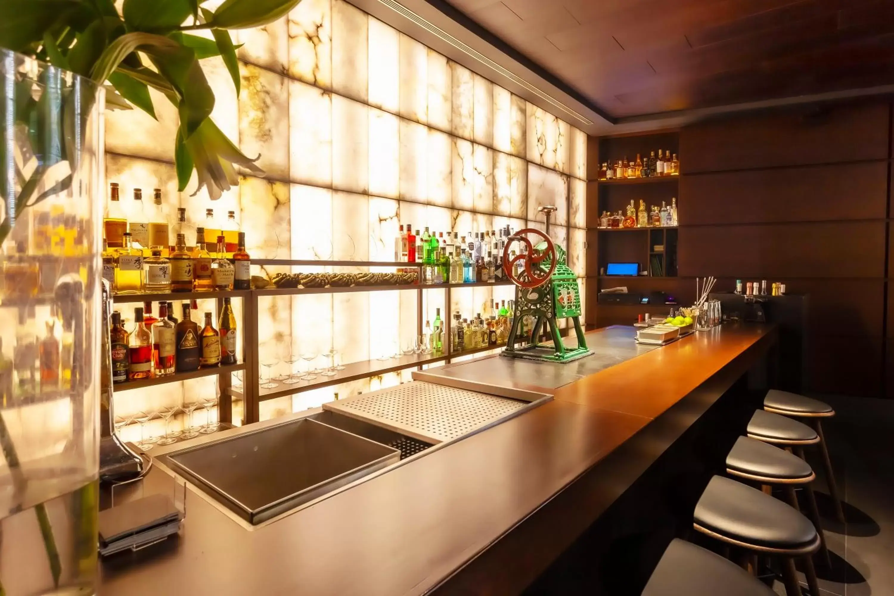 Lounge or bar in Hotel Urban,a Member of Design Hotels