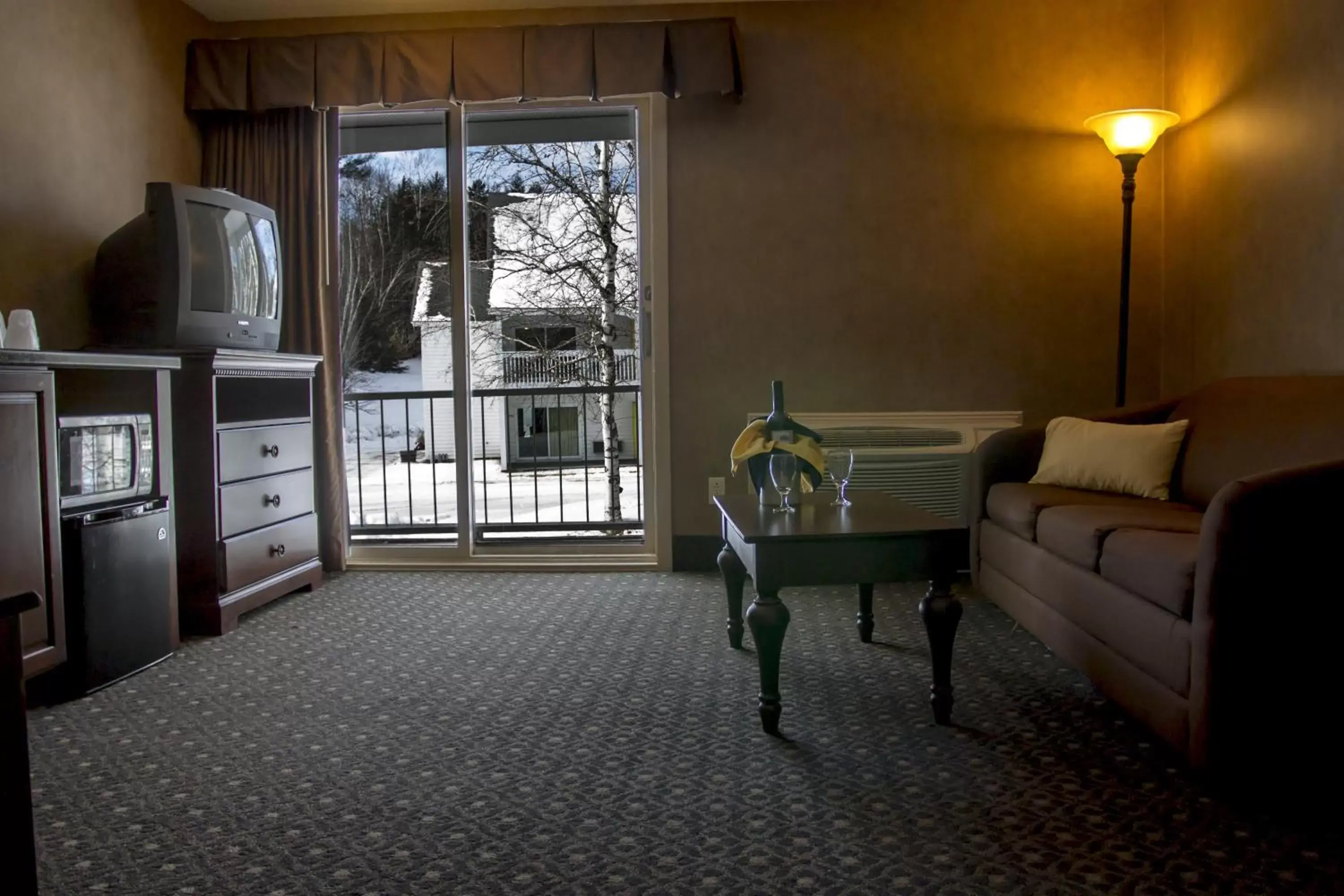 Living room, Seating Area in Town And Country Motor Inn