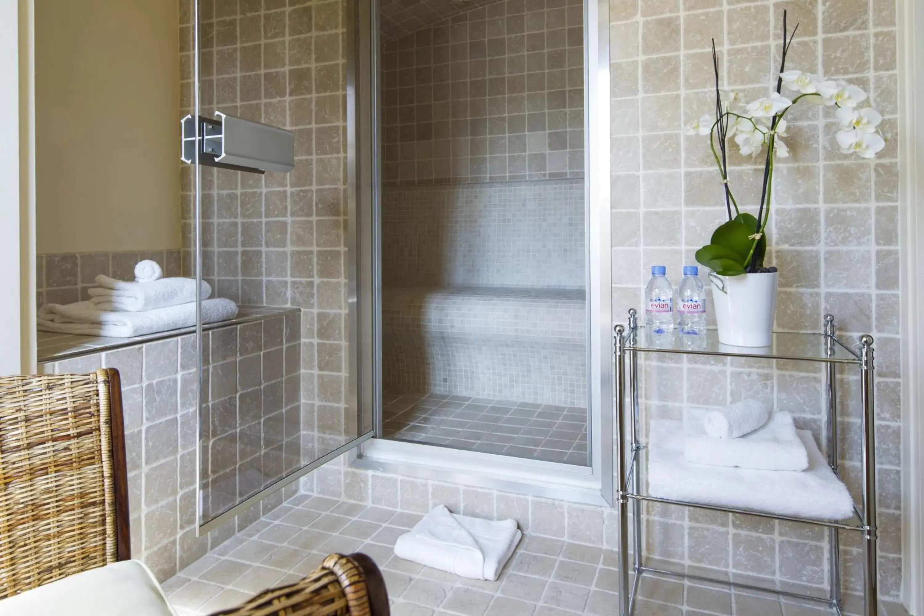 Spa and wellness centre/facilities in Esprit Saint Germain Spa and wellness centre/facilities in Esprit Saint Germain