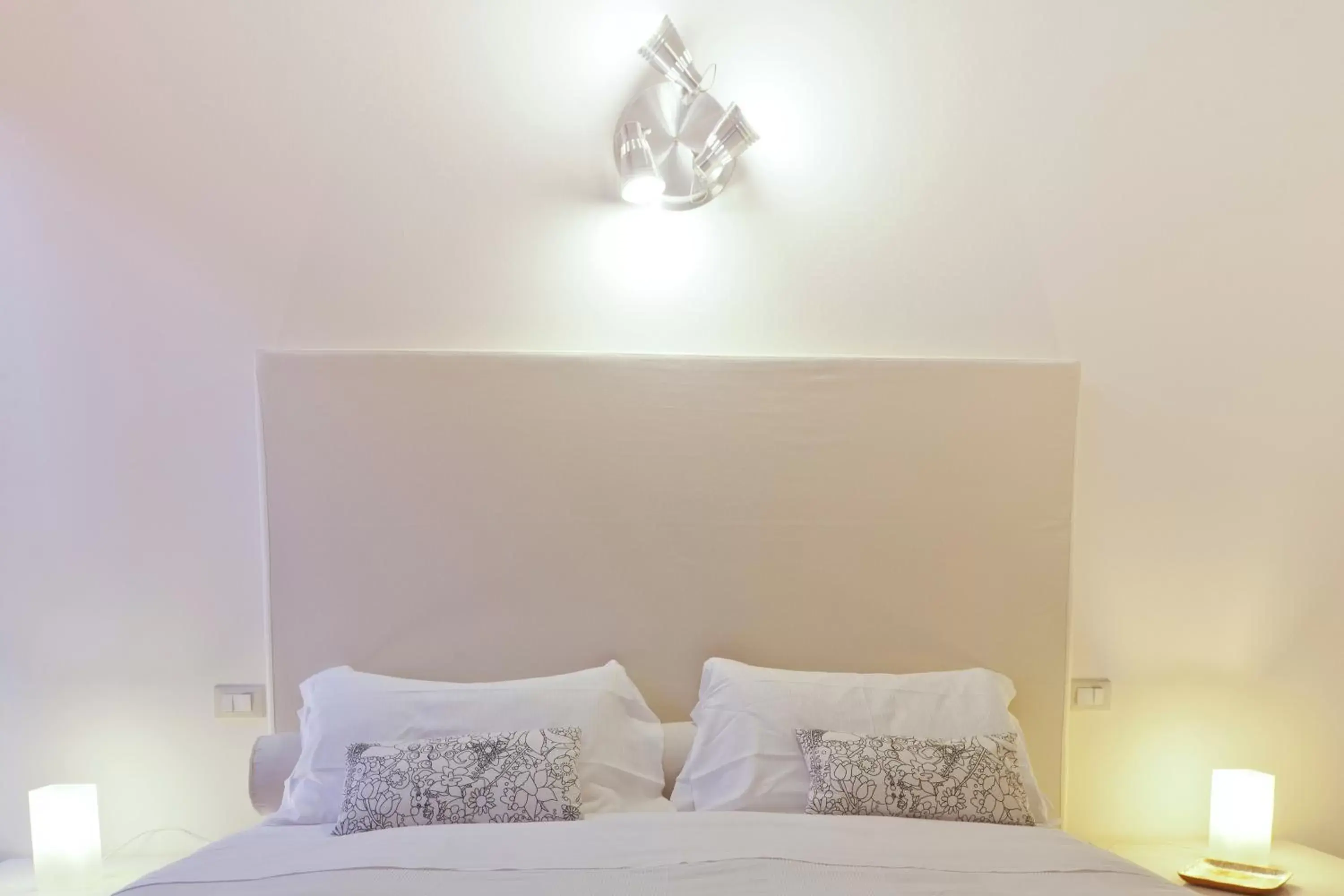 Bed, Room Photo in Exclusive Aparthotel La Reunion