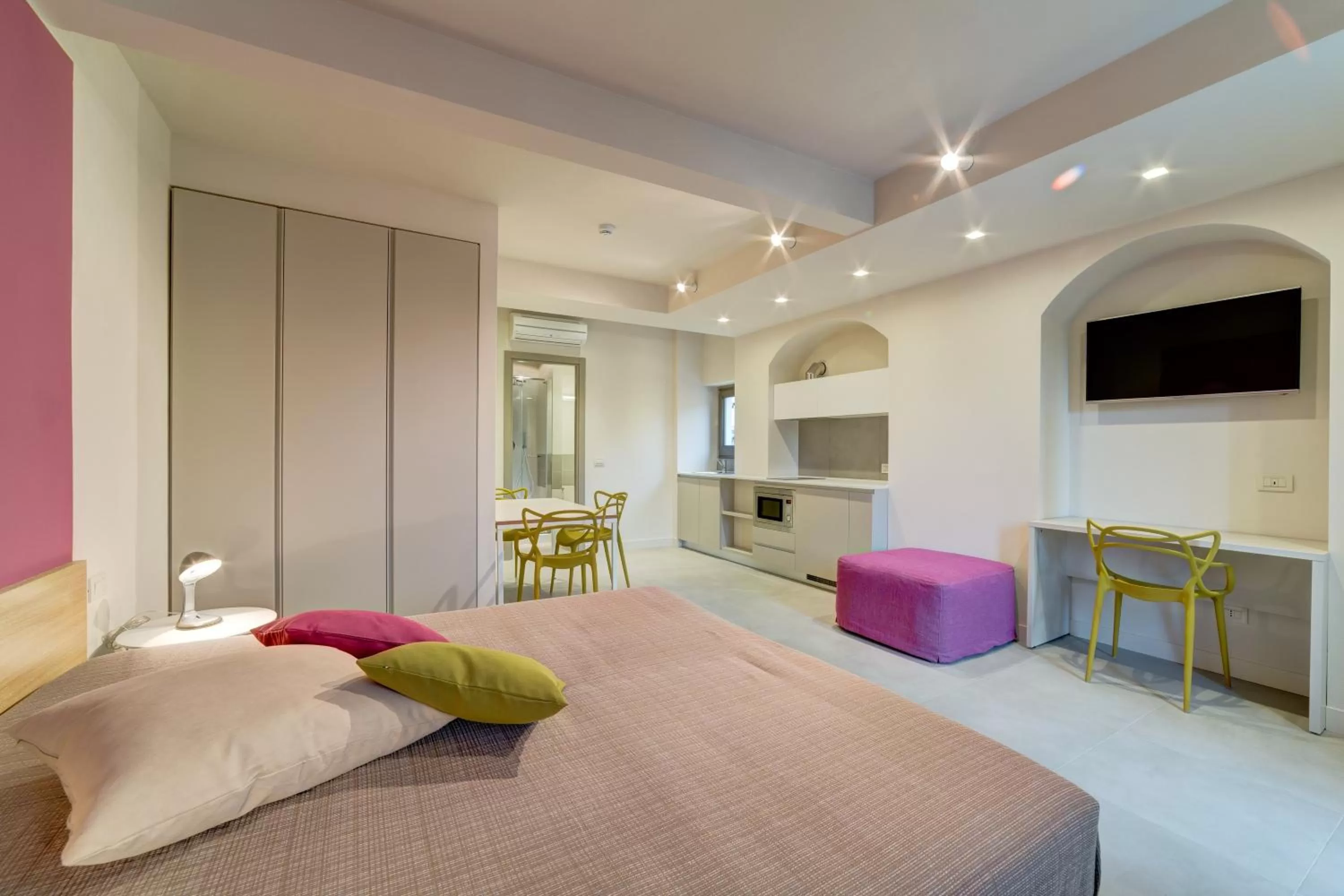 Kitchen or kitchenette, Bed in Palazzo Mannaioni Suites