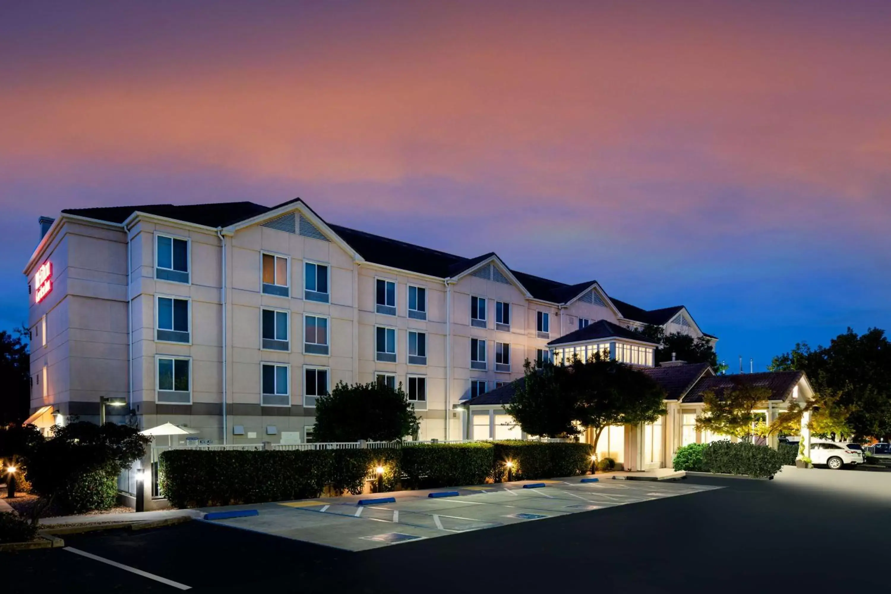 Property building in Hilton Garden Inn Folsom Property building in Hilton Garden Inn Folsom