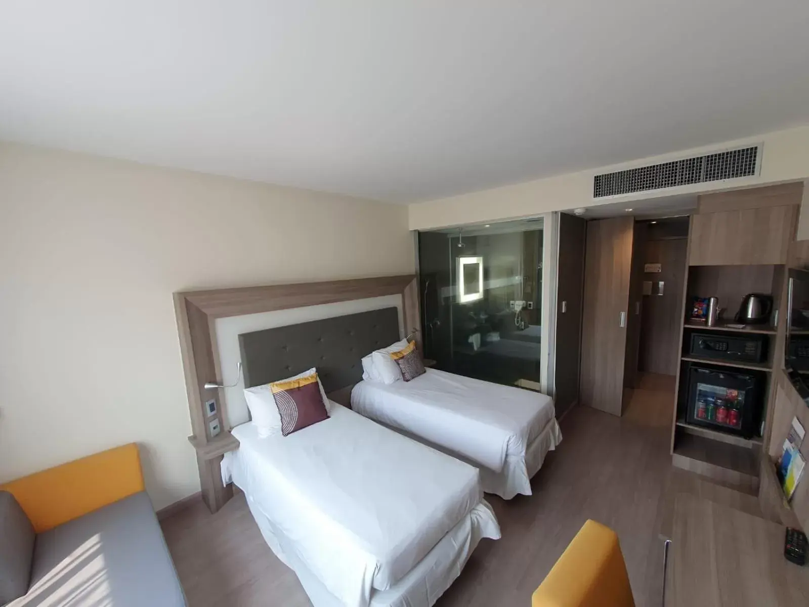 Property building, Bed in Novotel Campo Grande