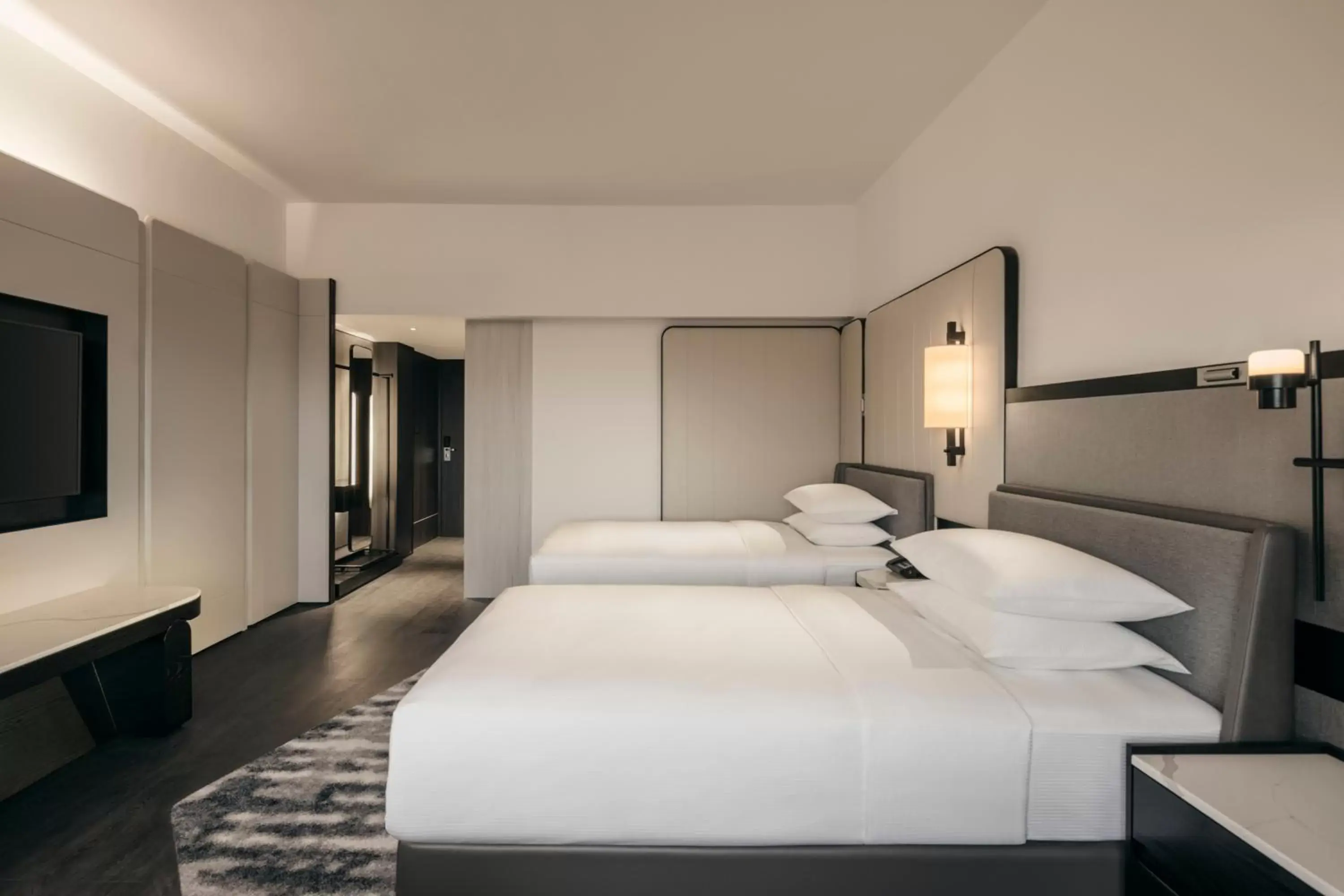 Bedroom, Bed in Hilton Singapore Orchard