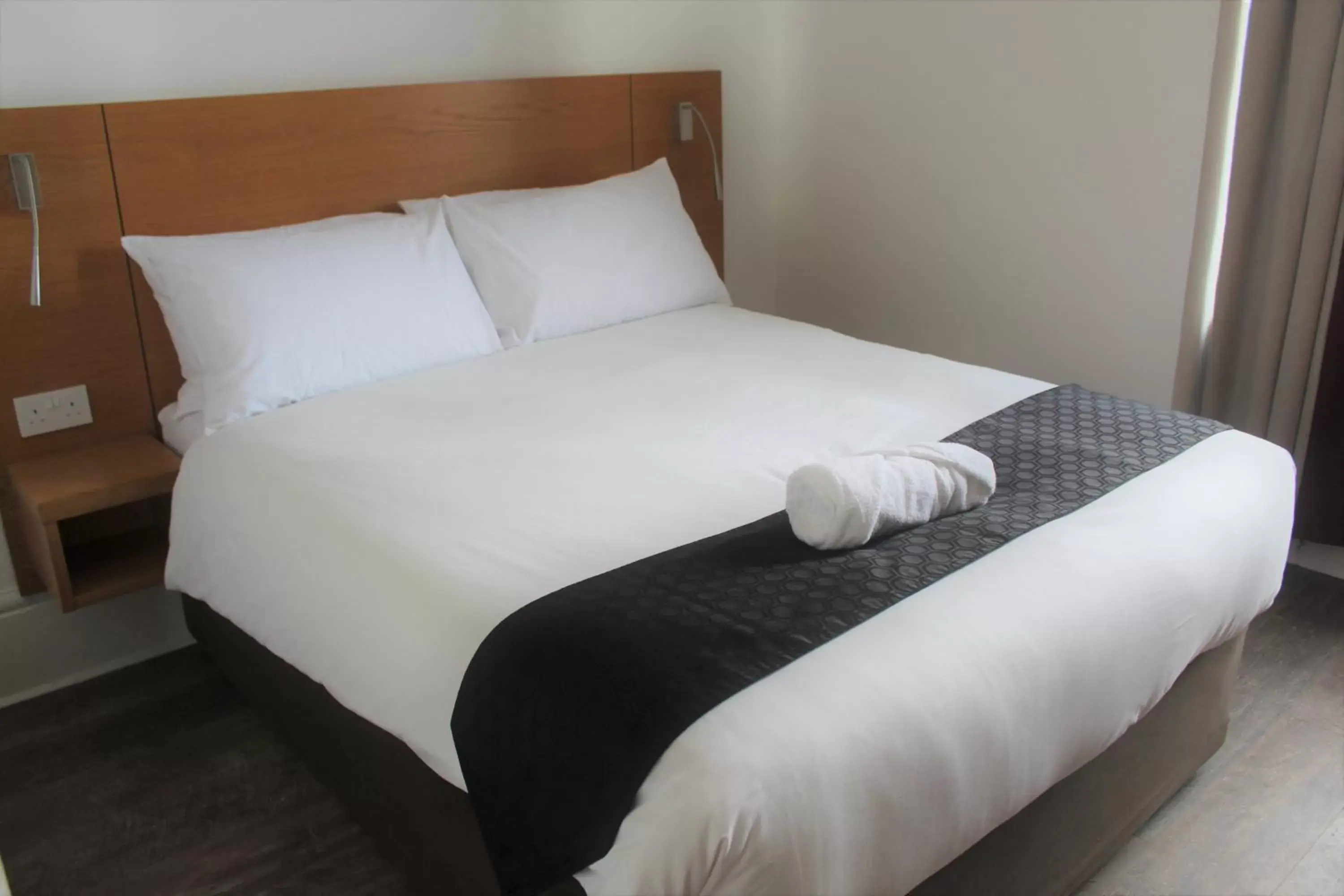 Bed in Park Hotel & Apartments