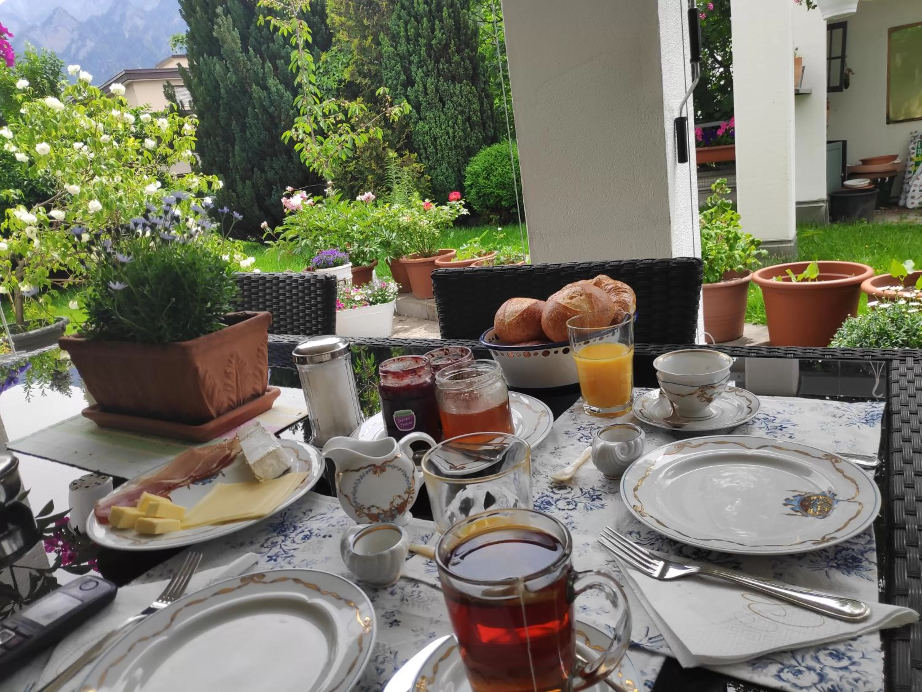 Breakfast in Bed & Breakfast