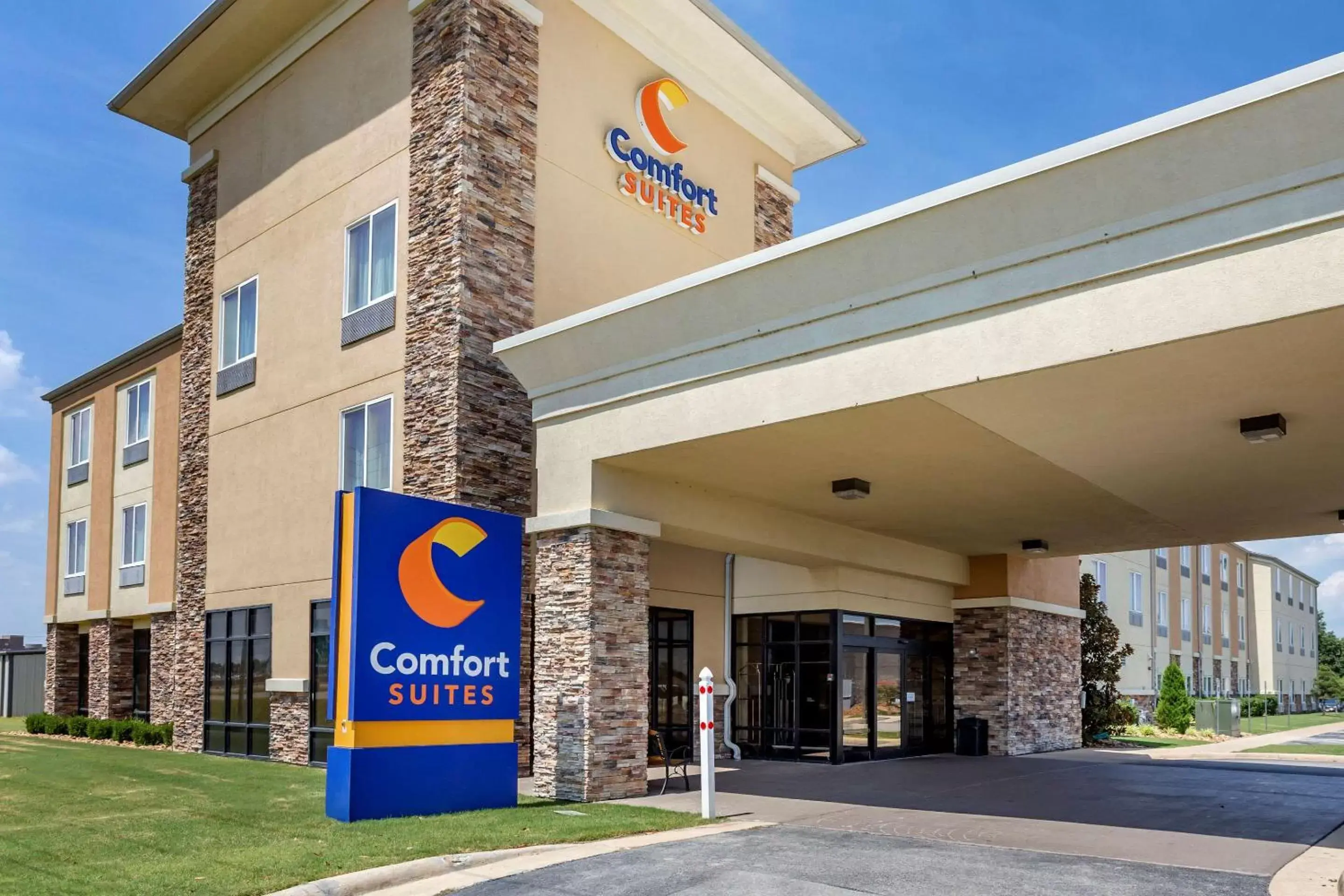 Property building in Comfort Suites Jonesboro University Area Property building in Comfort Suites Jonesboro University Area