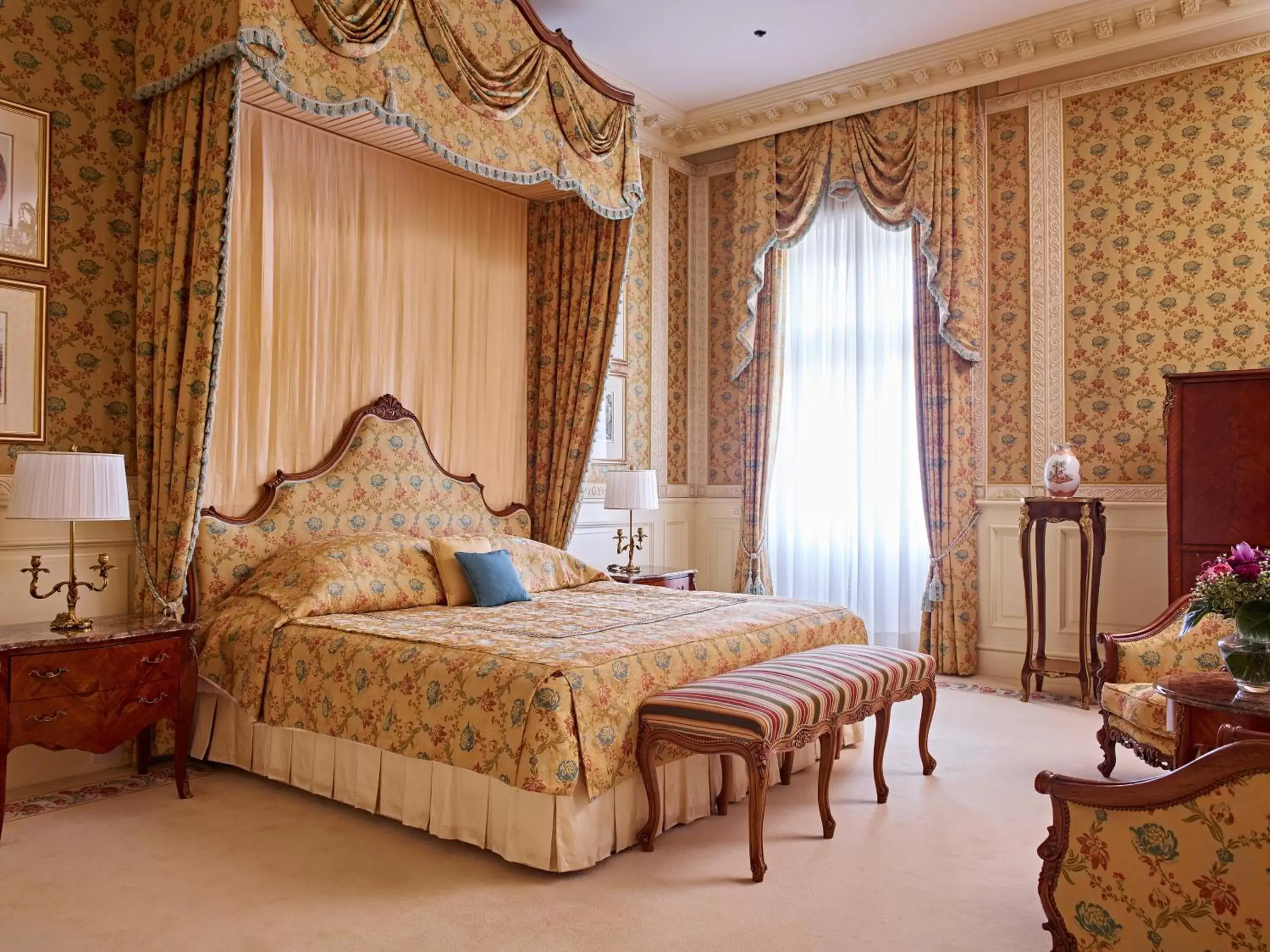 Bedroom, Bed in Grand Hotel Wien