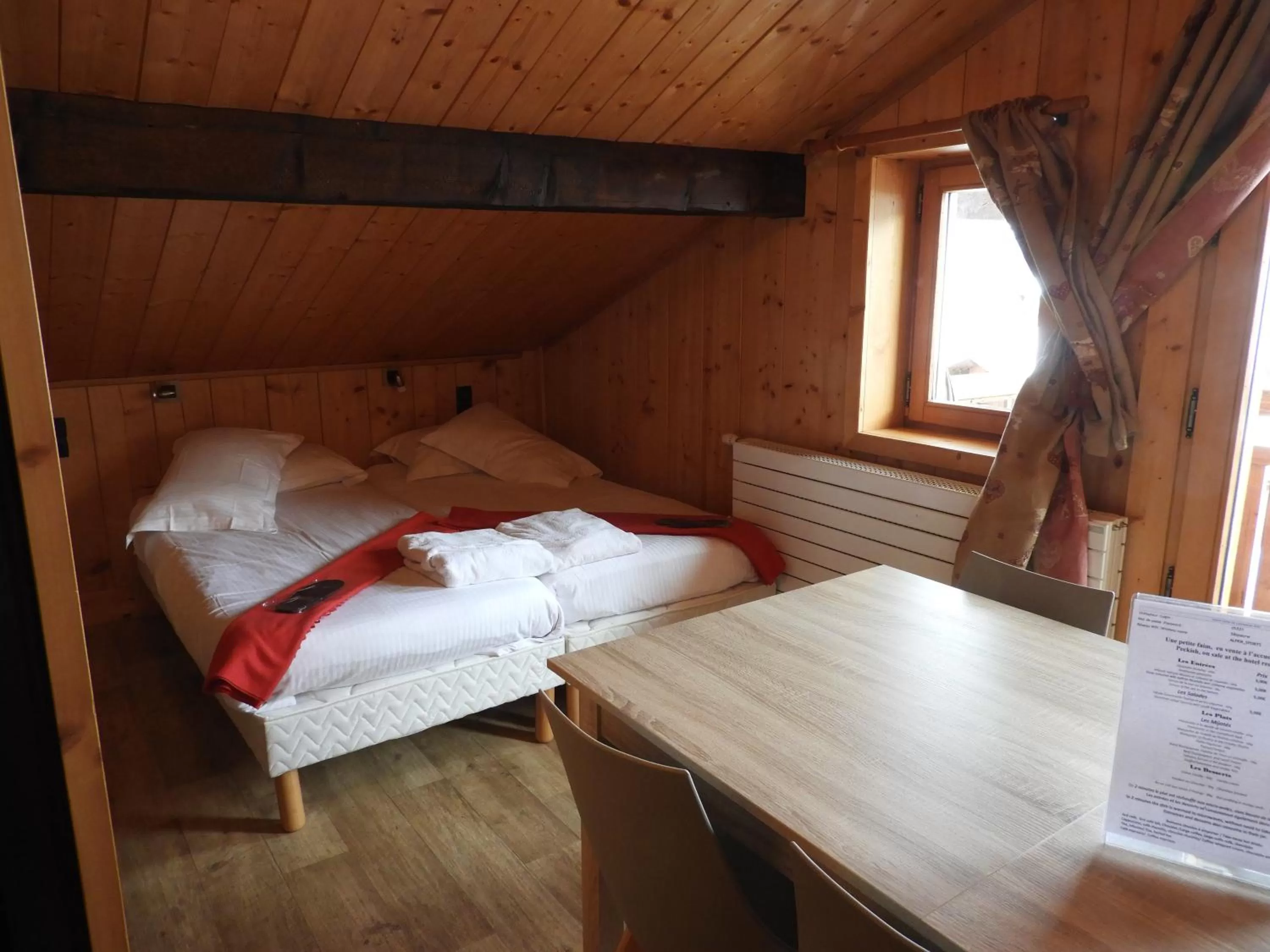 Bedroom, Bed in Loc'Hotel Alpen Sports