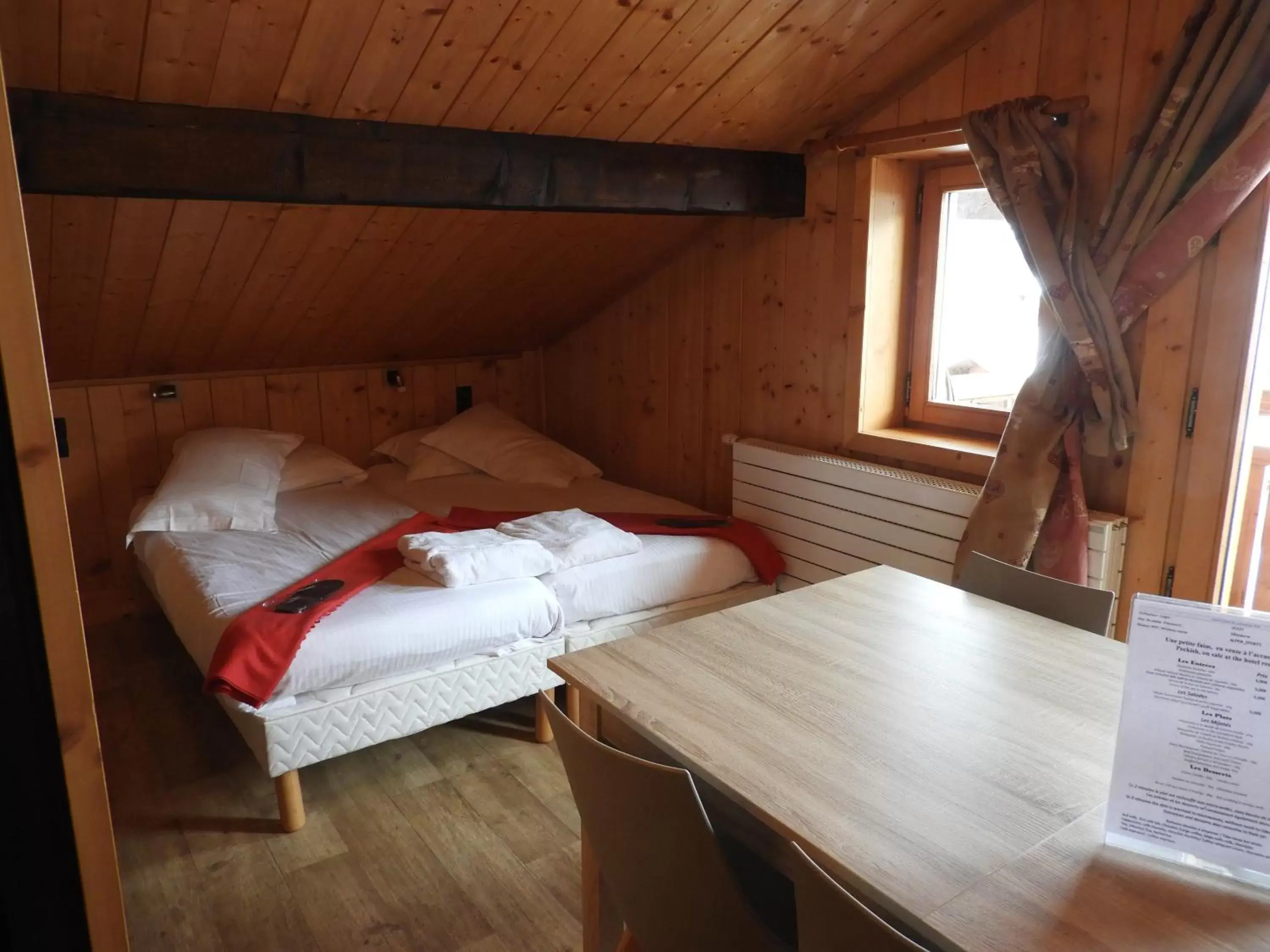 Bedroom, Bunk Bed in Loc'Hotel Alpen Sports