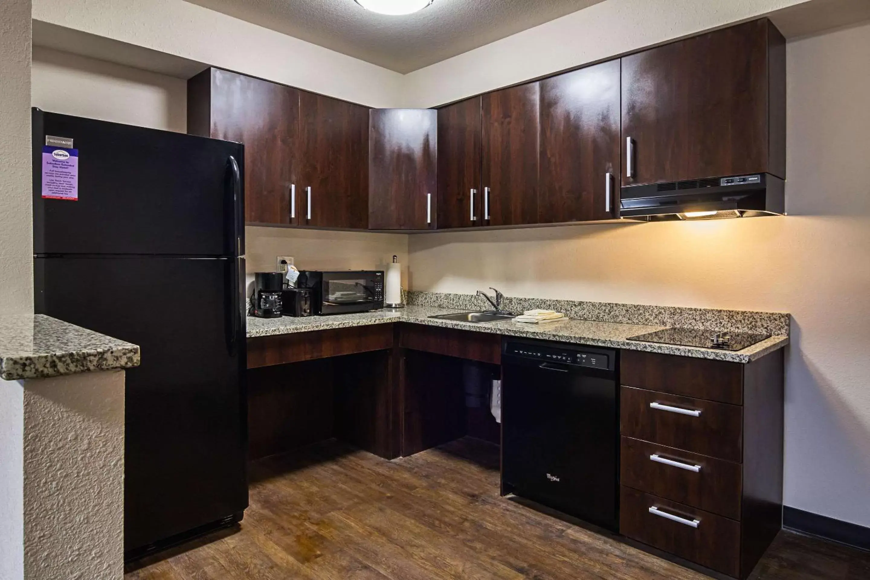 Photo of the whole room, Kitchen/Kitchenette in Suburban Studios Monaca - Pittsburgh