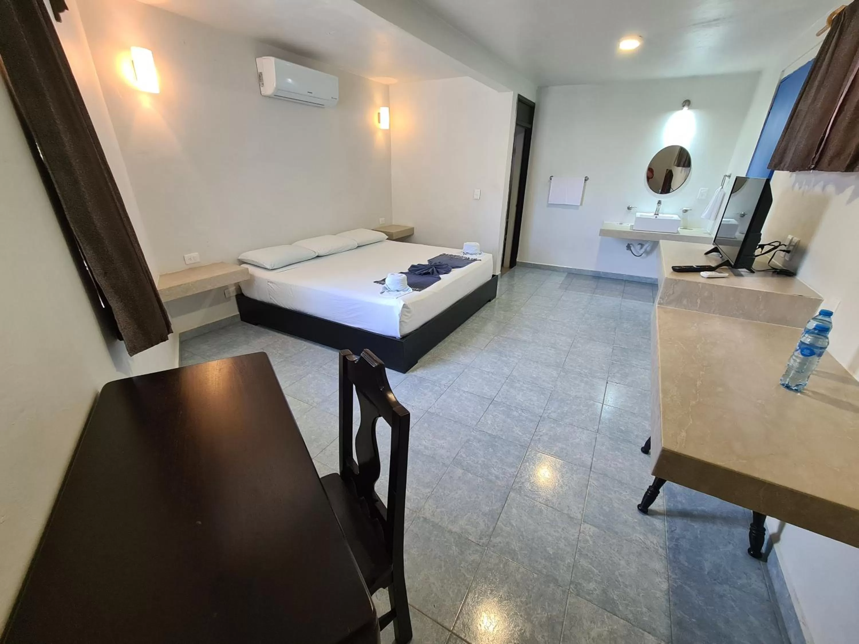 Photo of the whole room, Bed in Hotel Vista Laguna Bacalar