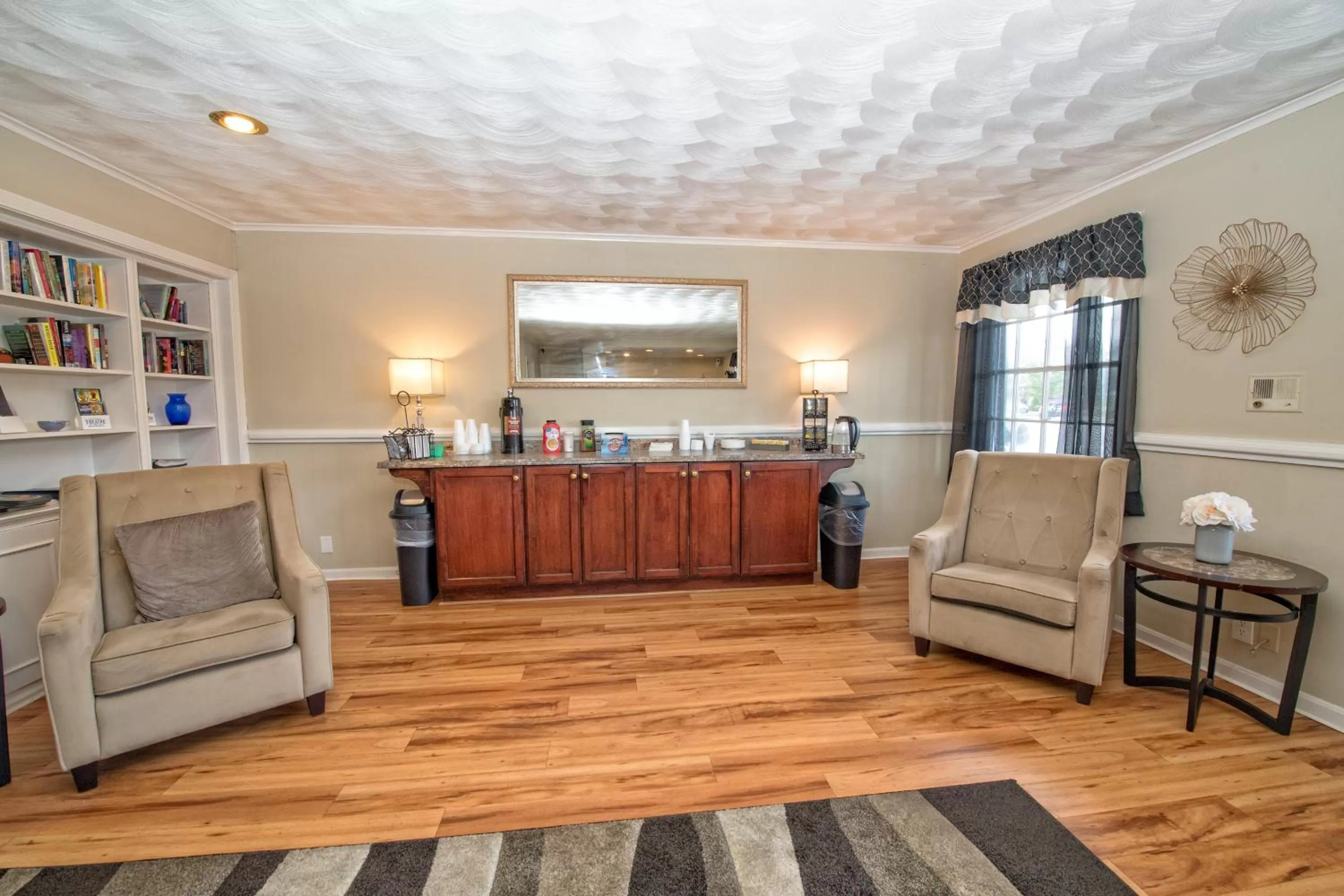 Lobby or reception in Colonial Inn Seekonk